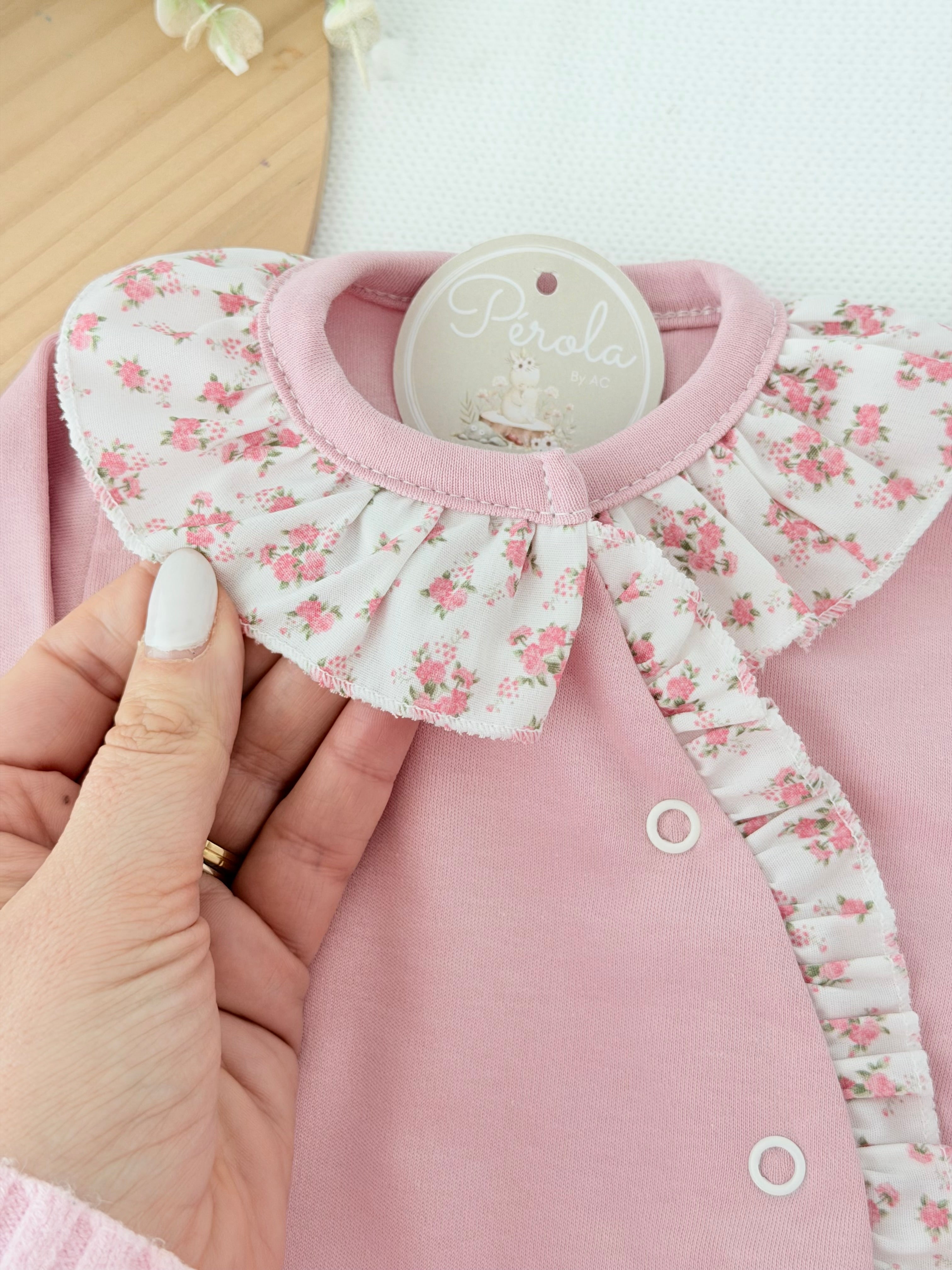 Babygrow Rosa velho tema flores em algodão