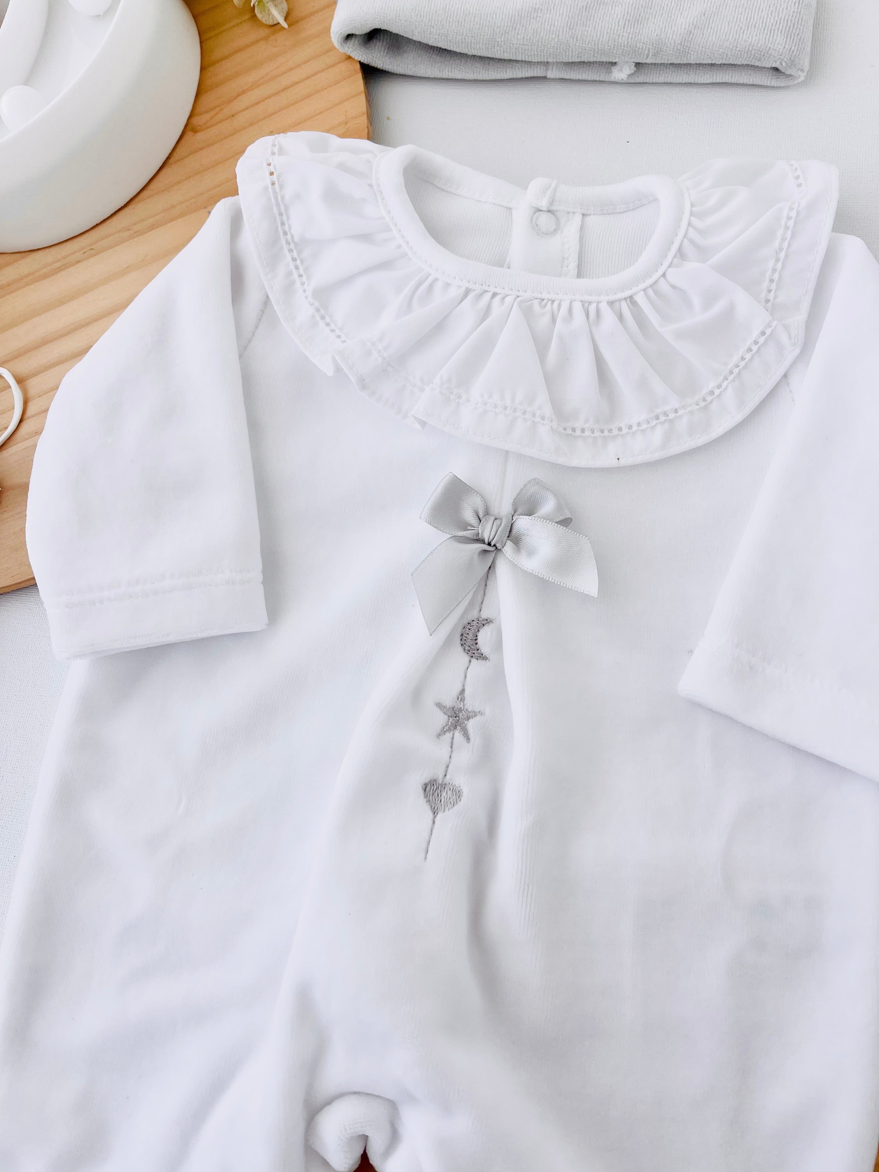 Babygrow branco veludo