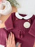 Saída de maternidade beringela: jardineiras, camisola e gorro