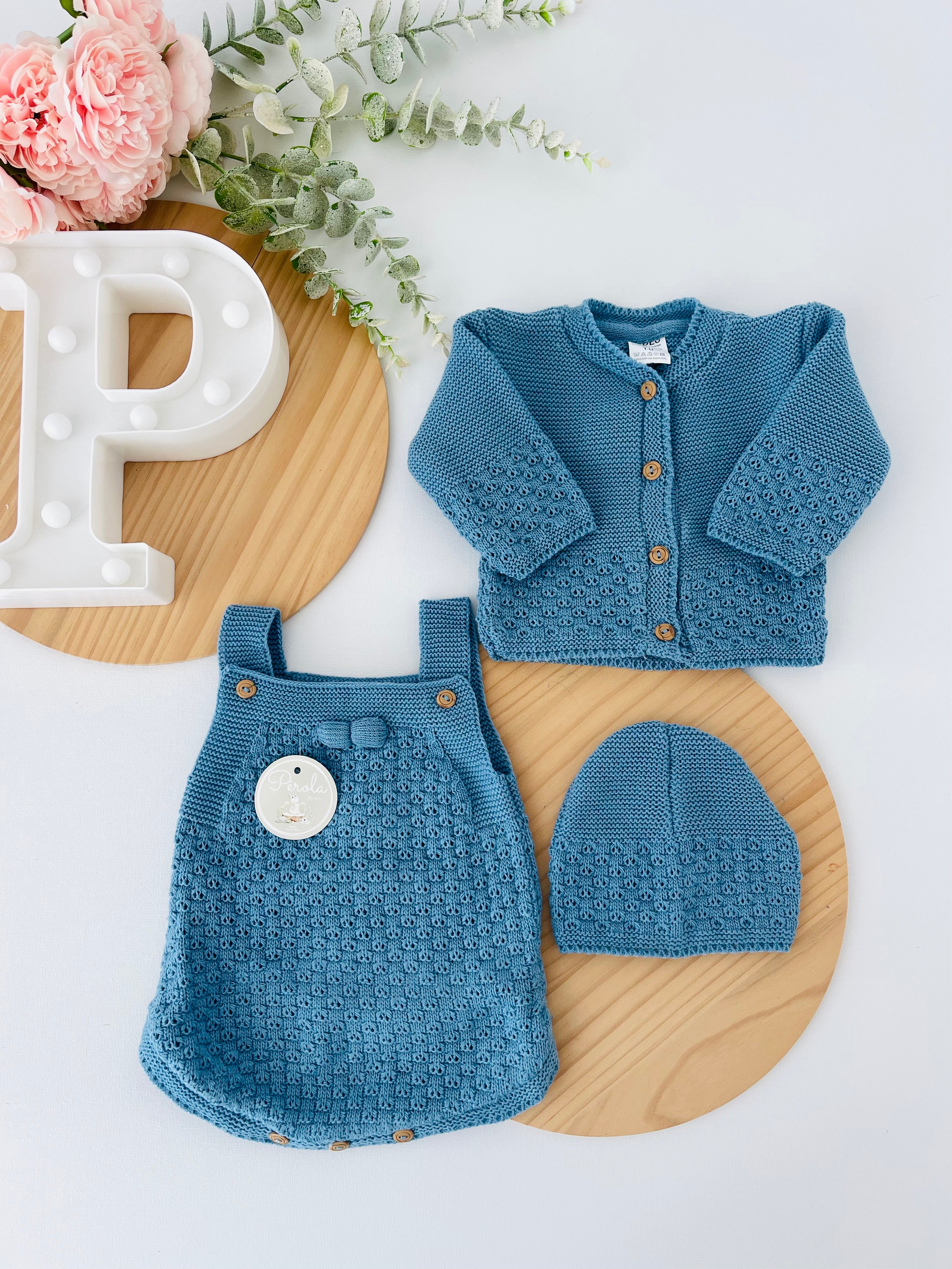 Conjunto Amoroso 3 peças: casaco, fofo e gorro