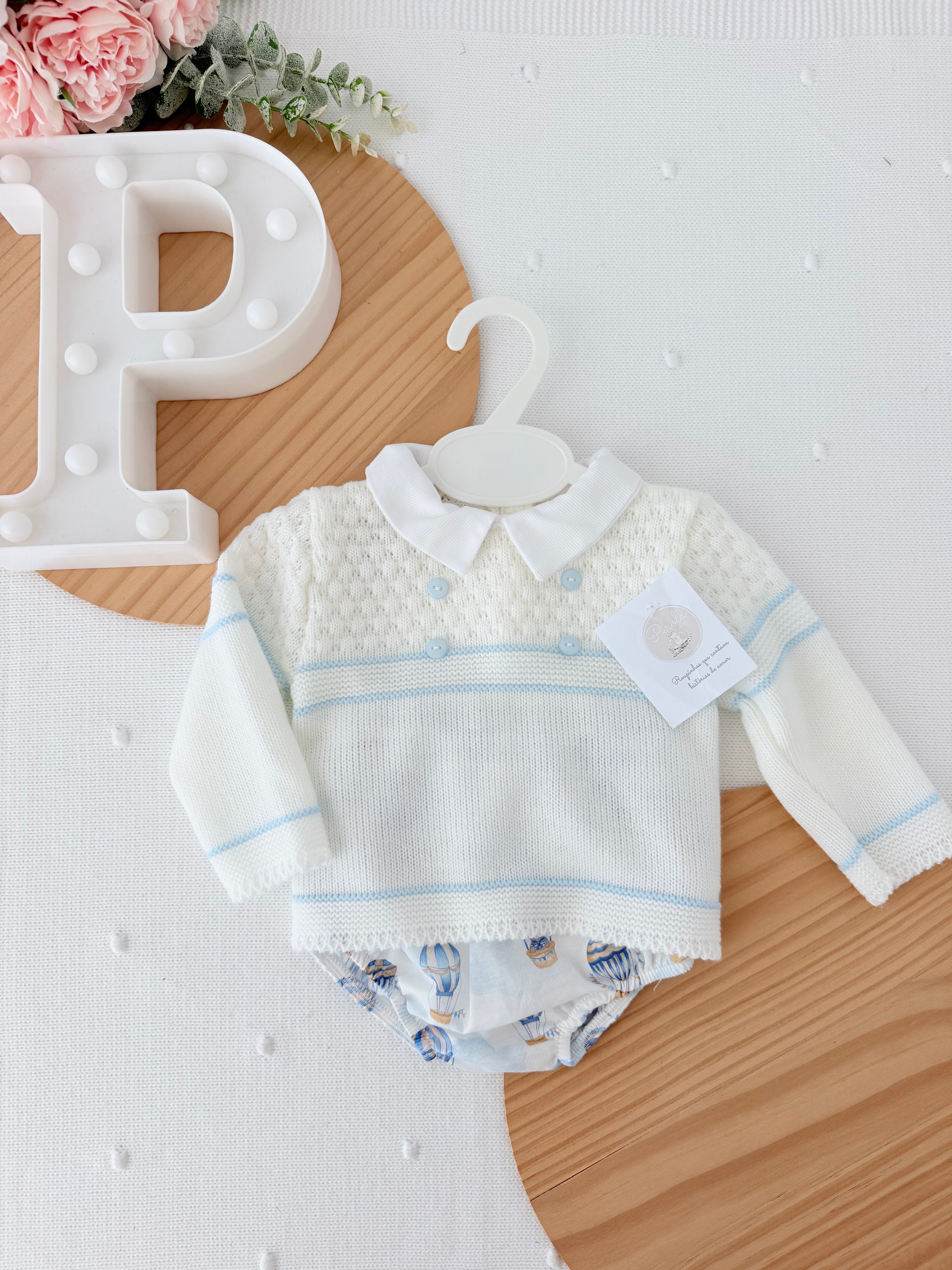 Conjunto branco e azul : camisola e tapa fraldas 1/3M