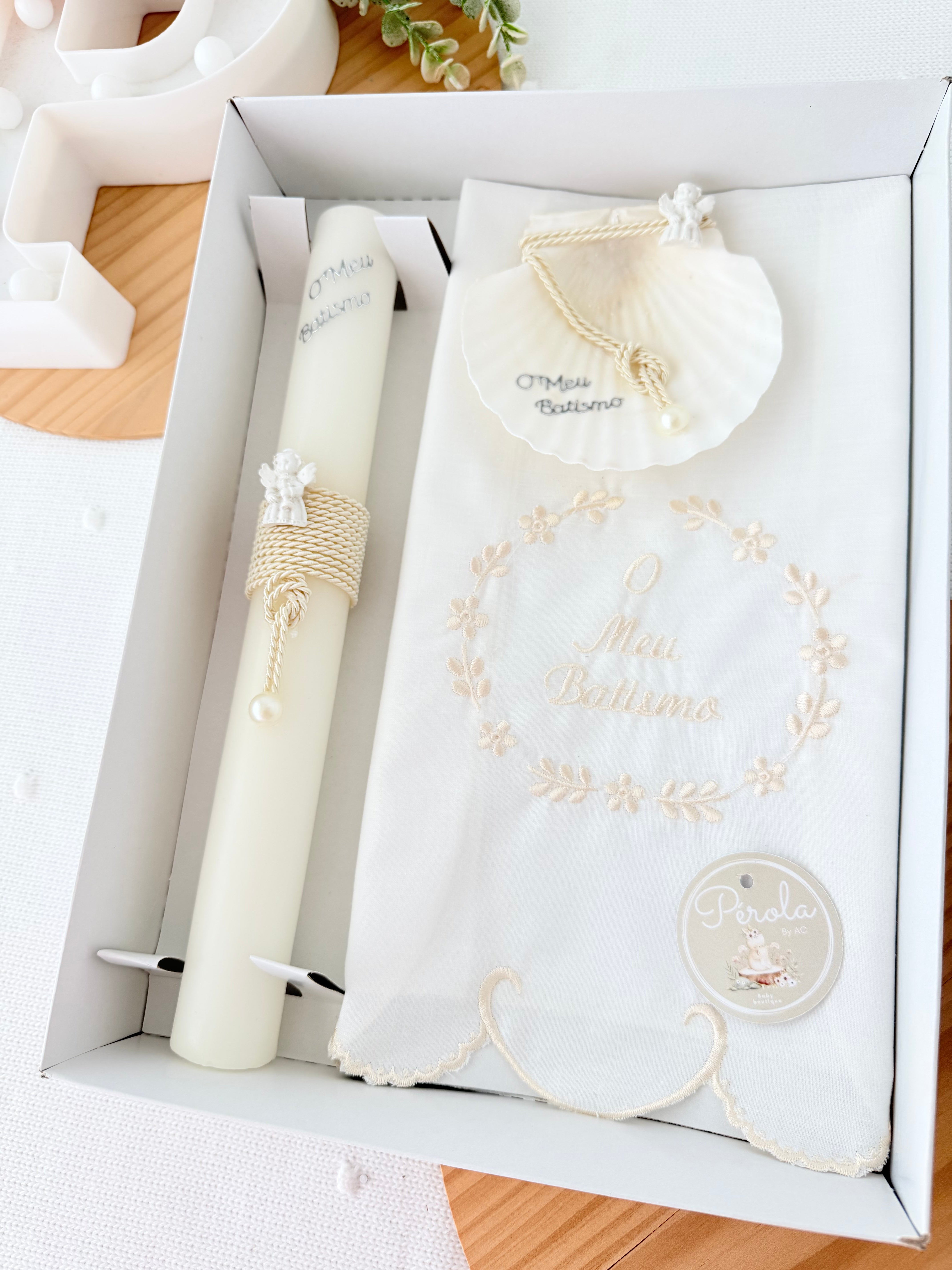 Conjunto para Batizado: vela, toalha e concha Batizado - Ramos