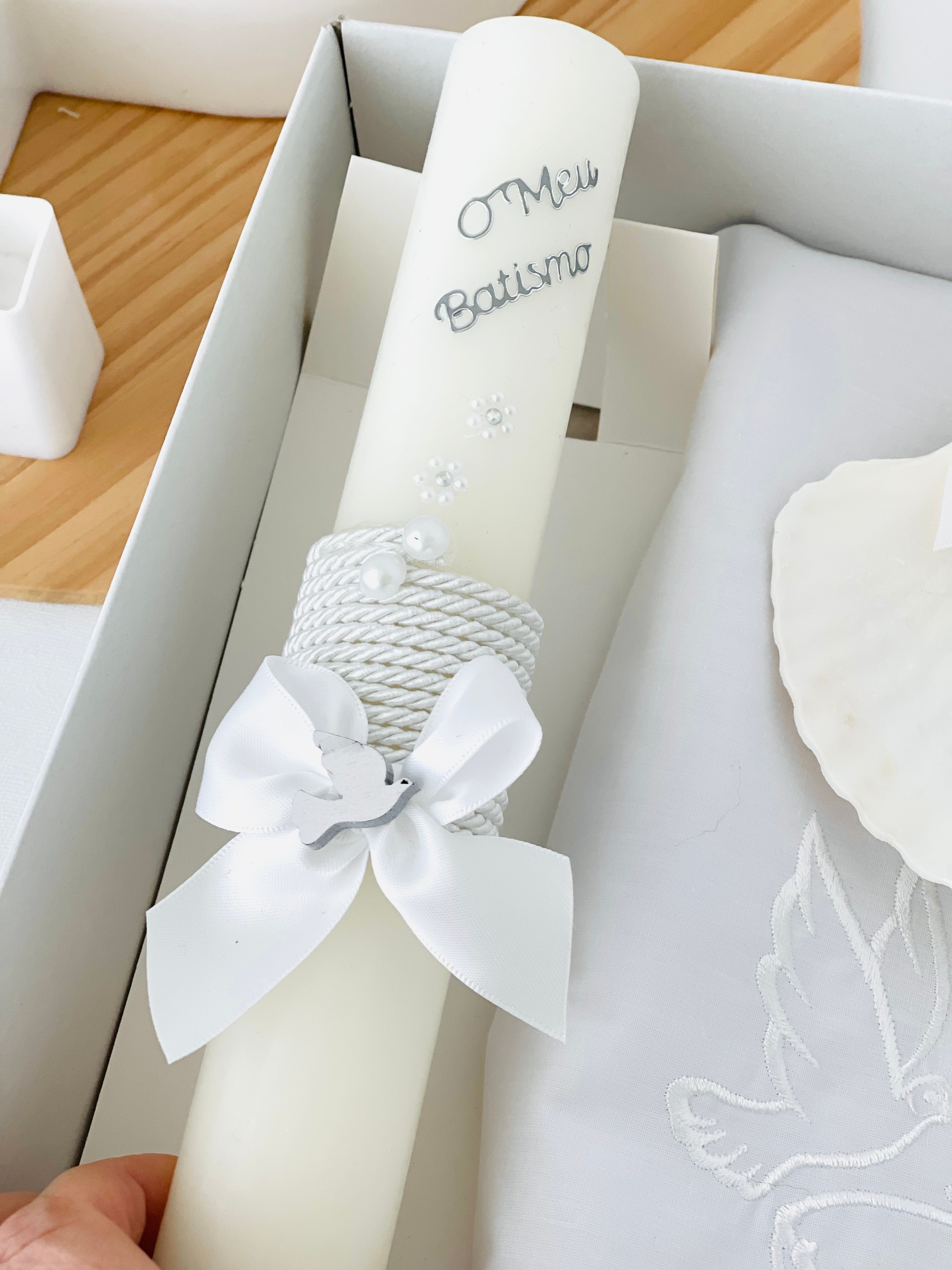 Conjunto para Batizado: vela, toalha e concha Batizado Pomba