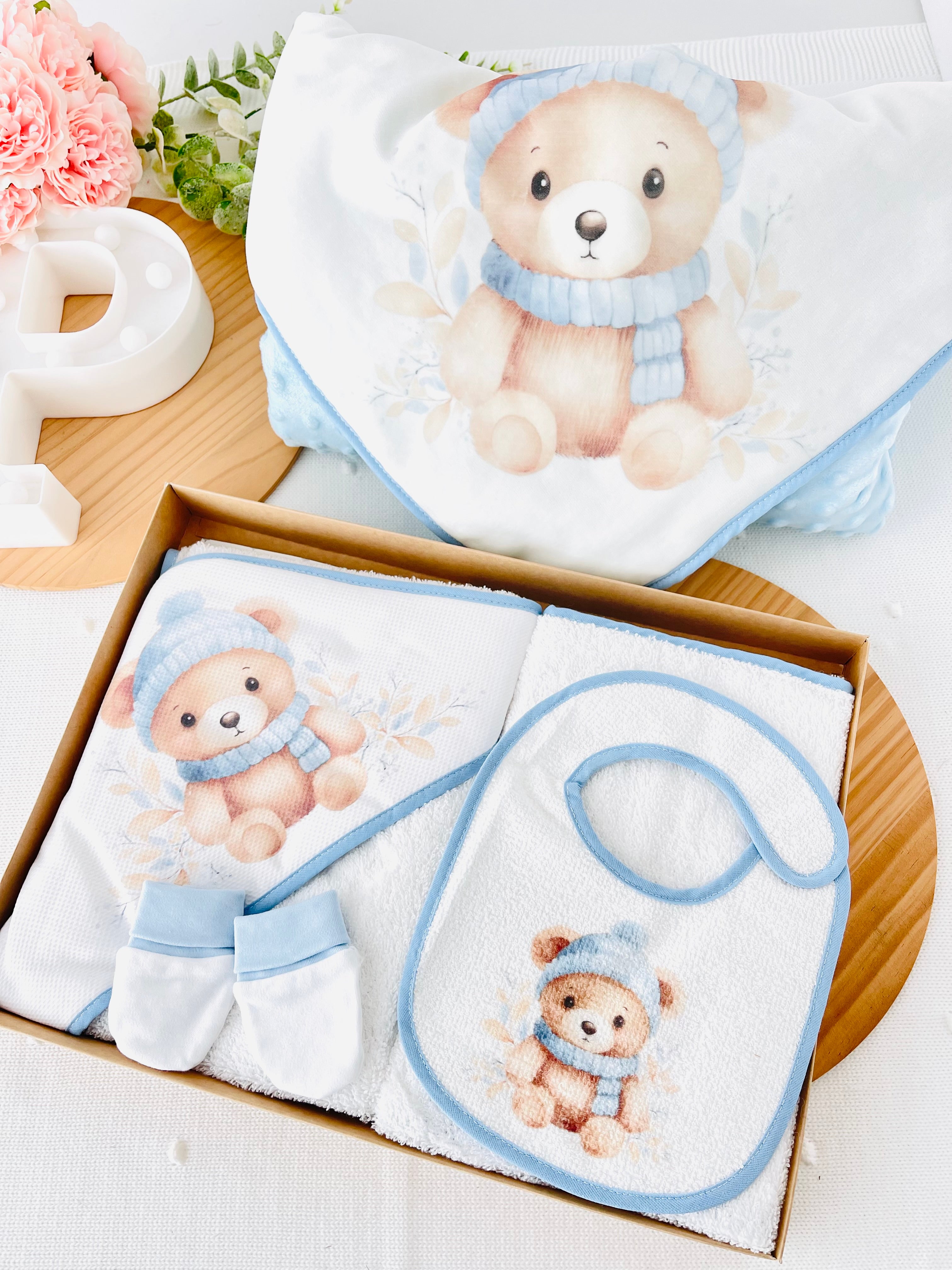 Pack ursinho: toalha de banho, luvas e babete impermeável
