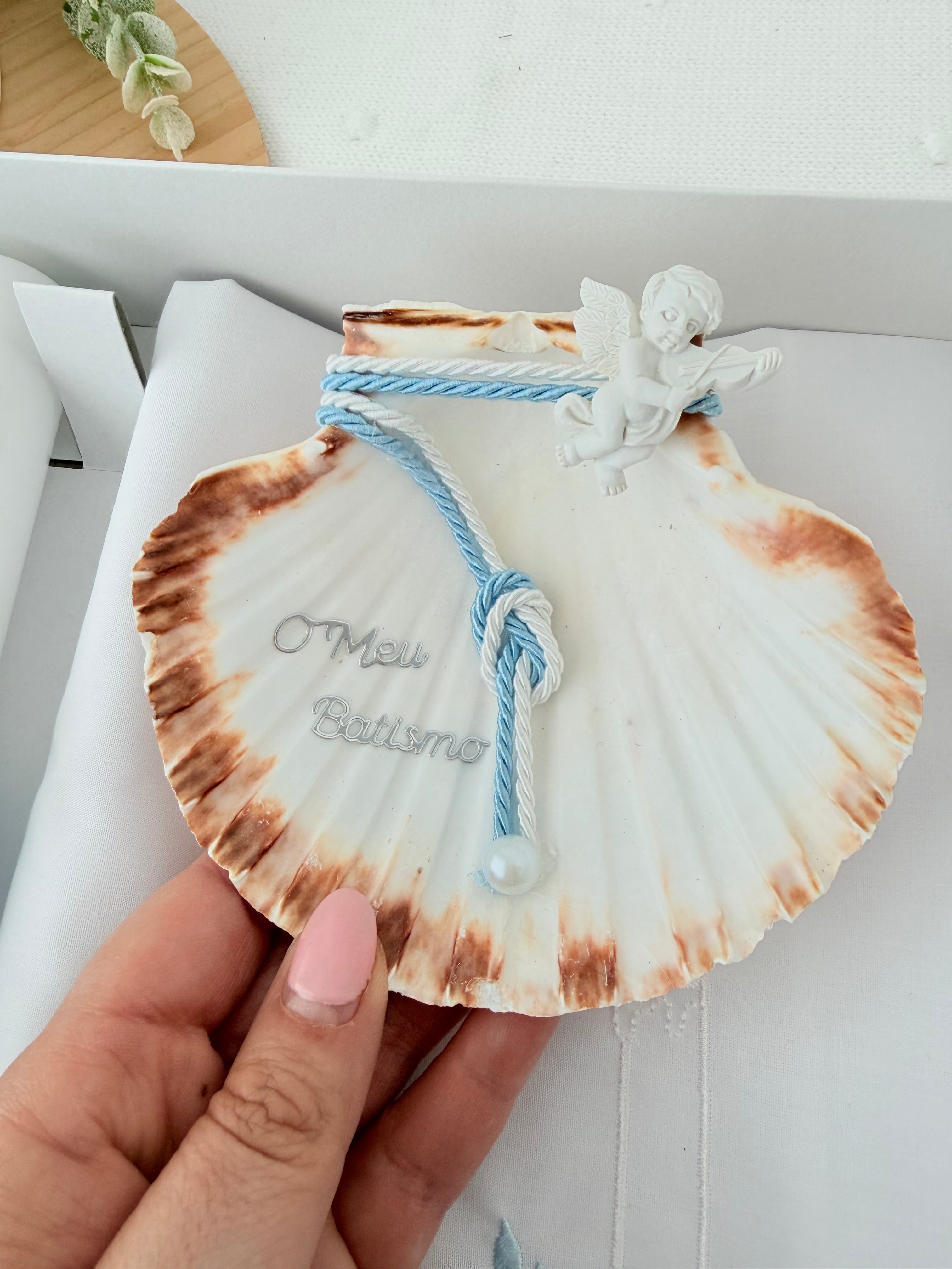 Conjunto para Batizado: vela, toalha e concha Batizado Pomba