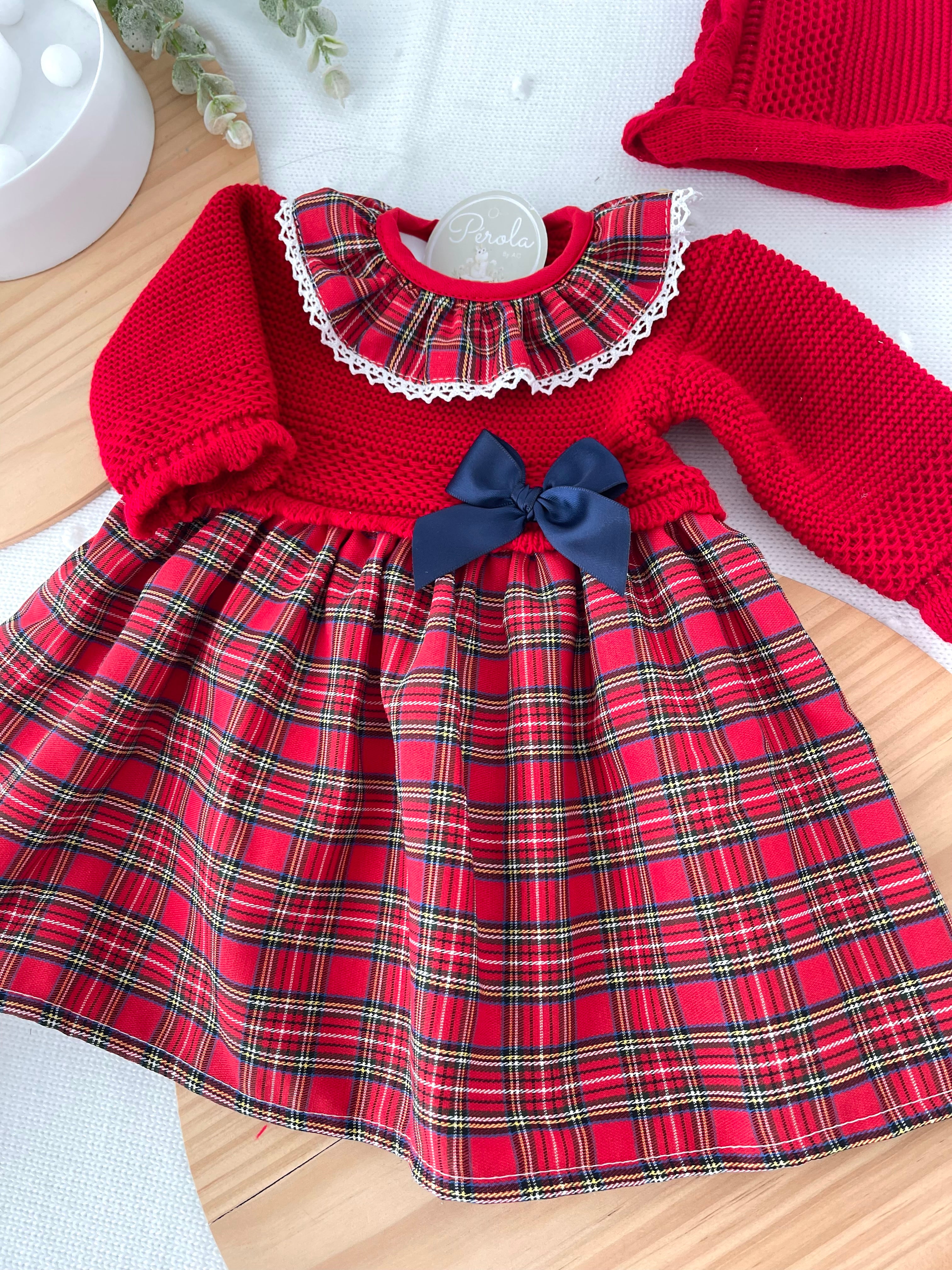 Vestido e touca malha e xadrez