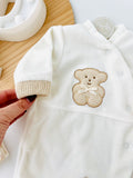 Babygrow veludo com ursinho em malha