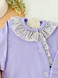 Babygrow em algodão lilás - tema flores roxas