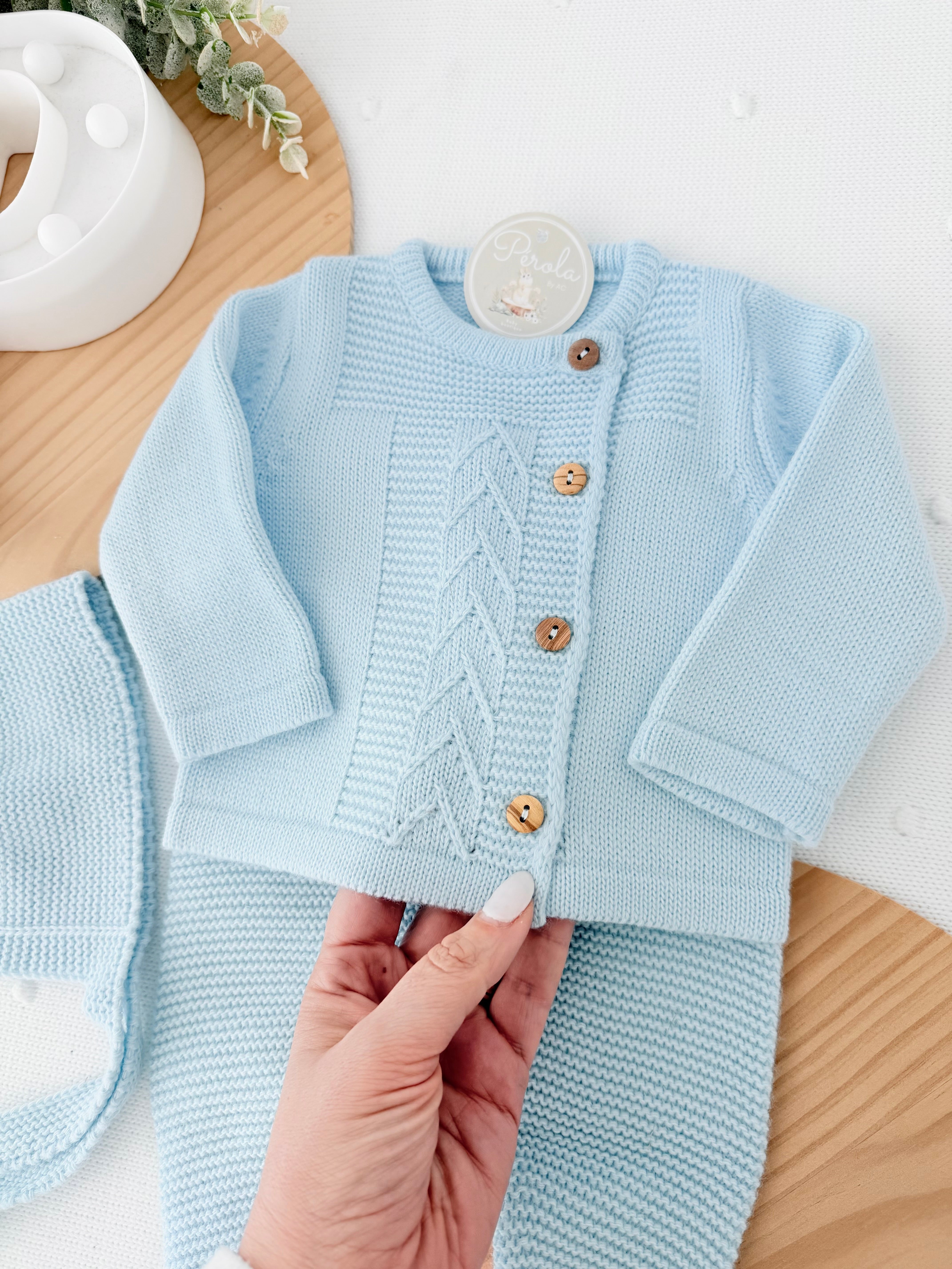 Conjunto em malha quentinha para bebés: casaco, calças e touca
