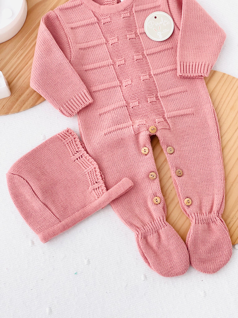 Saída de maternidade quadradinhos: Babygrow e touca