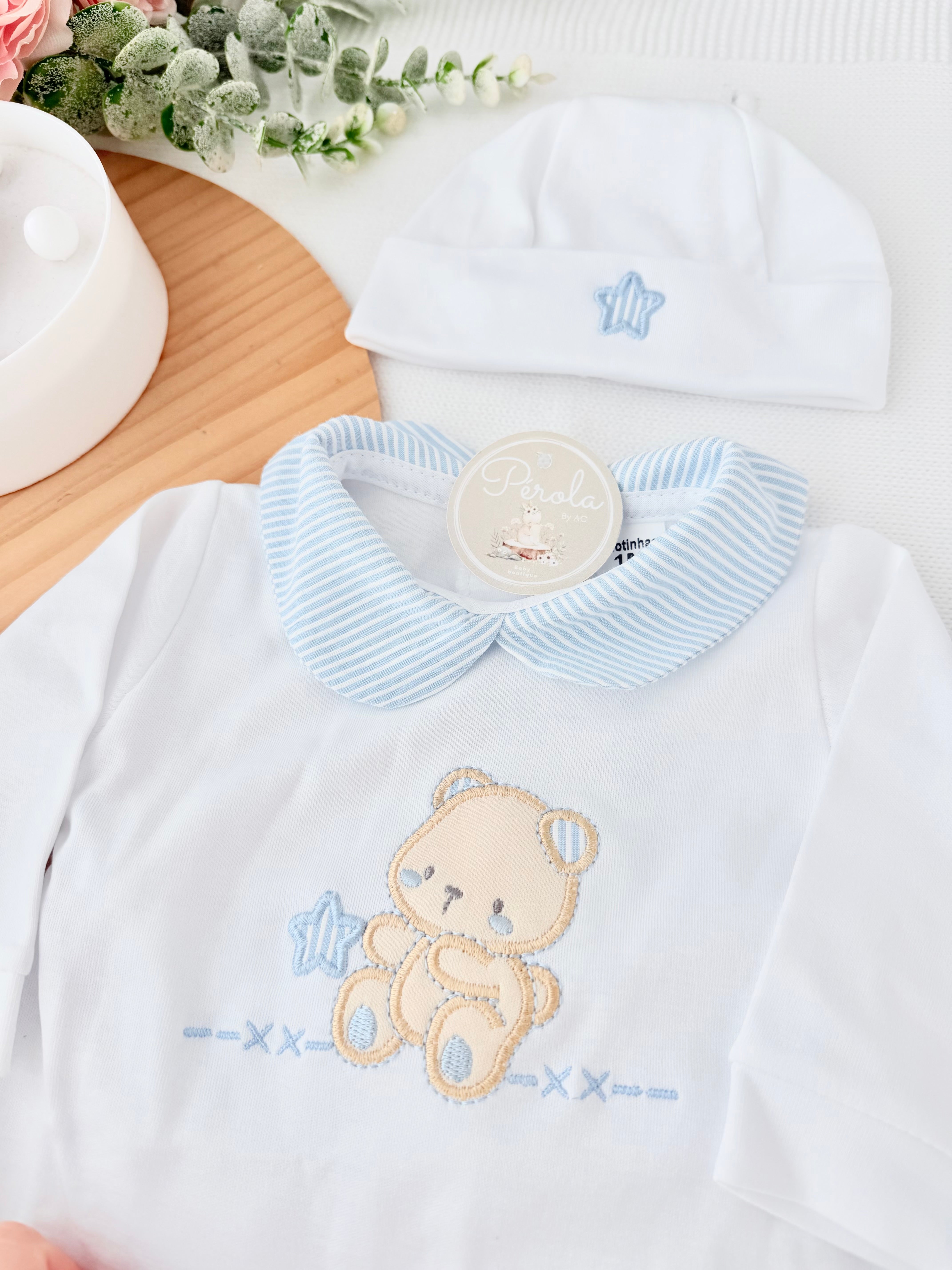 Conjunto algodão menino 4 peças : calças, camisola, carapins e gorro