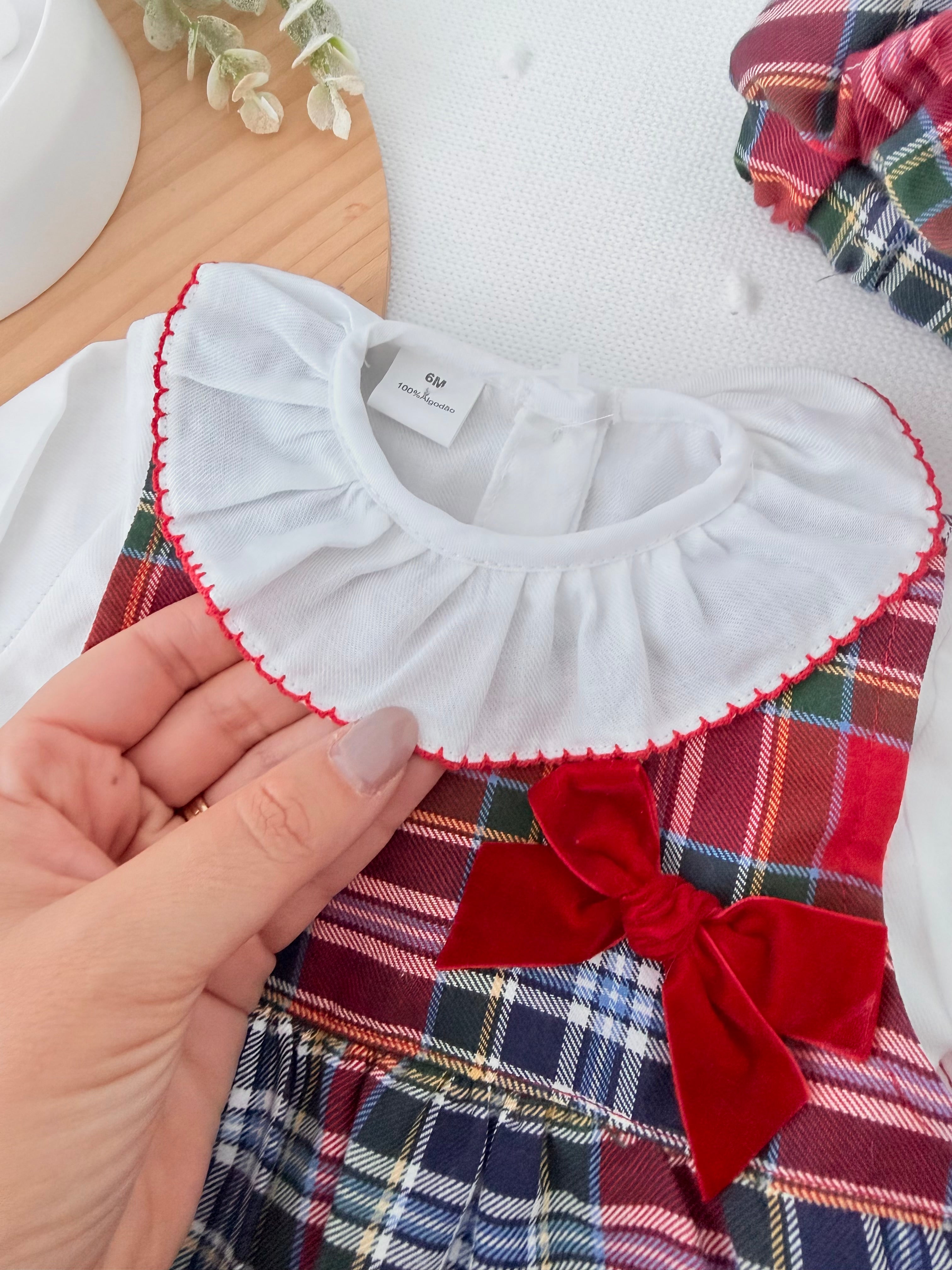 Conjunto xadrez : vestido, blusa e bóina