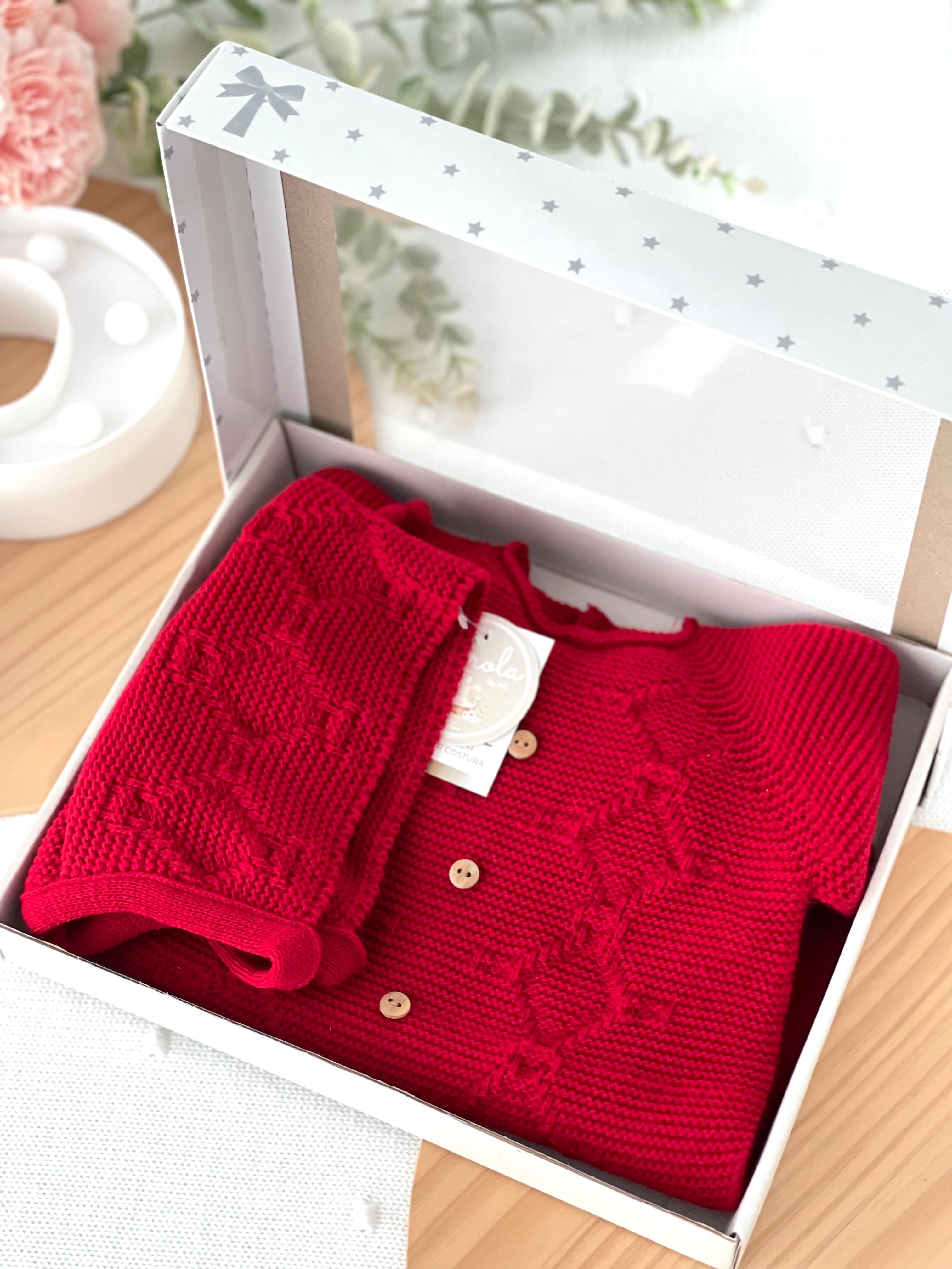 Saída de maternidade vermelho: Babygrow e touca
