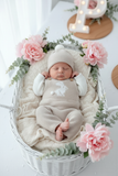 Conjunto coelhinho: jardineiras, camisola e gorro