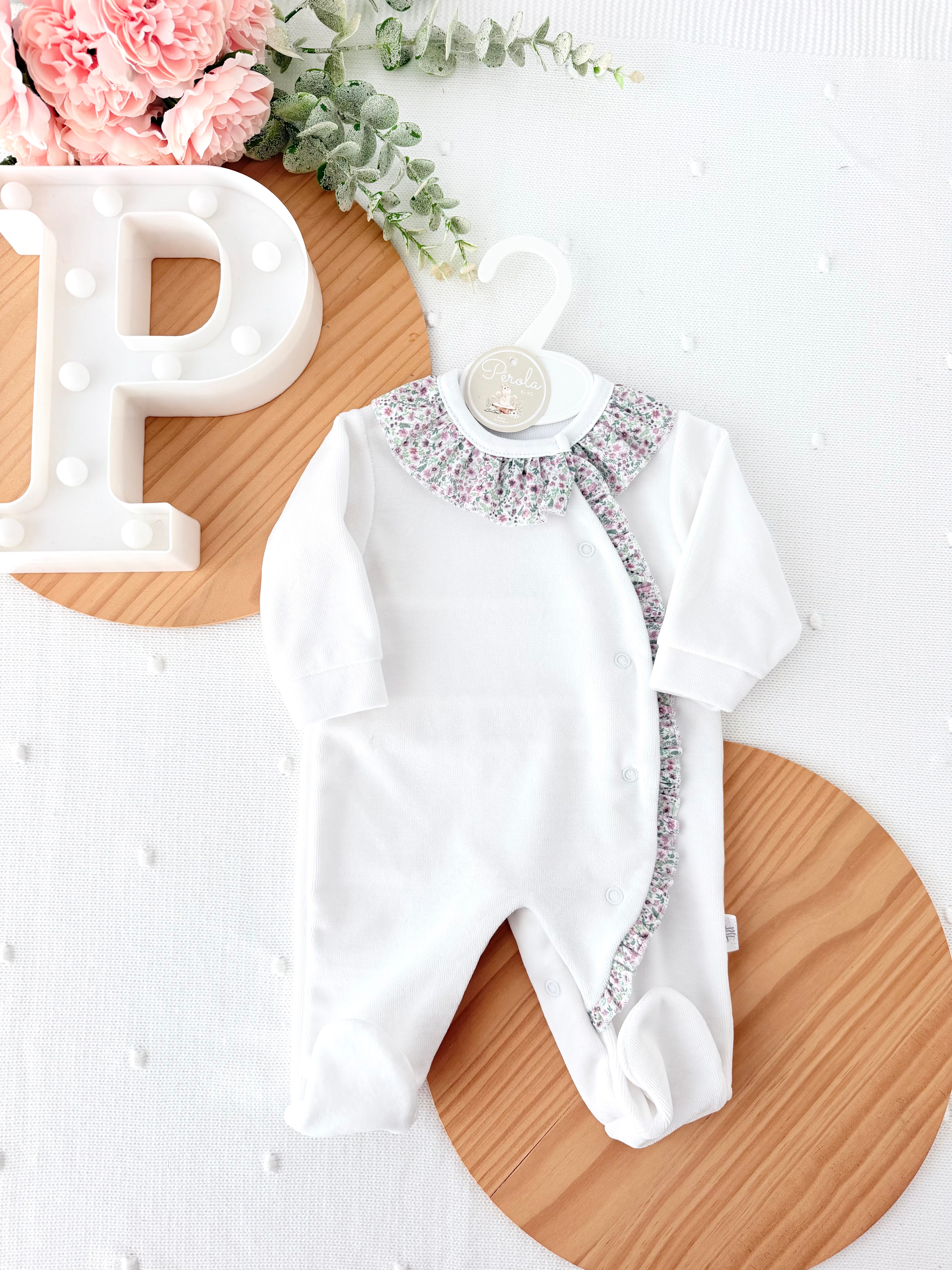 Babygrow tema flores em VELUDO Branco