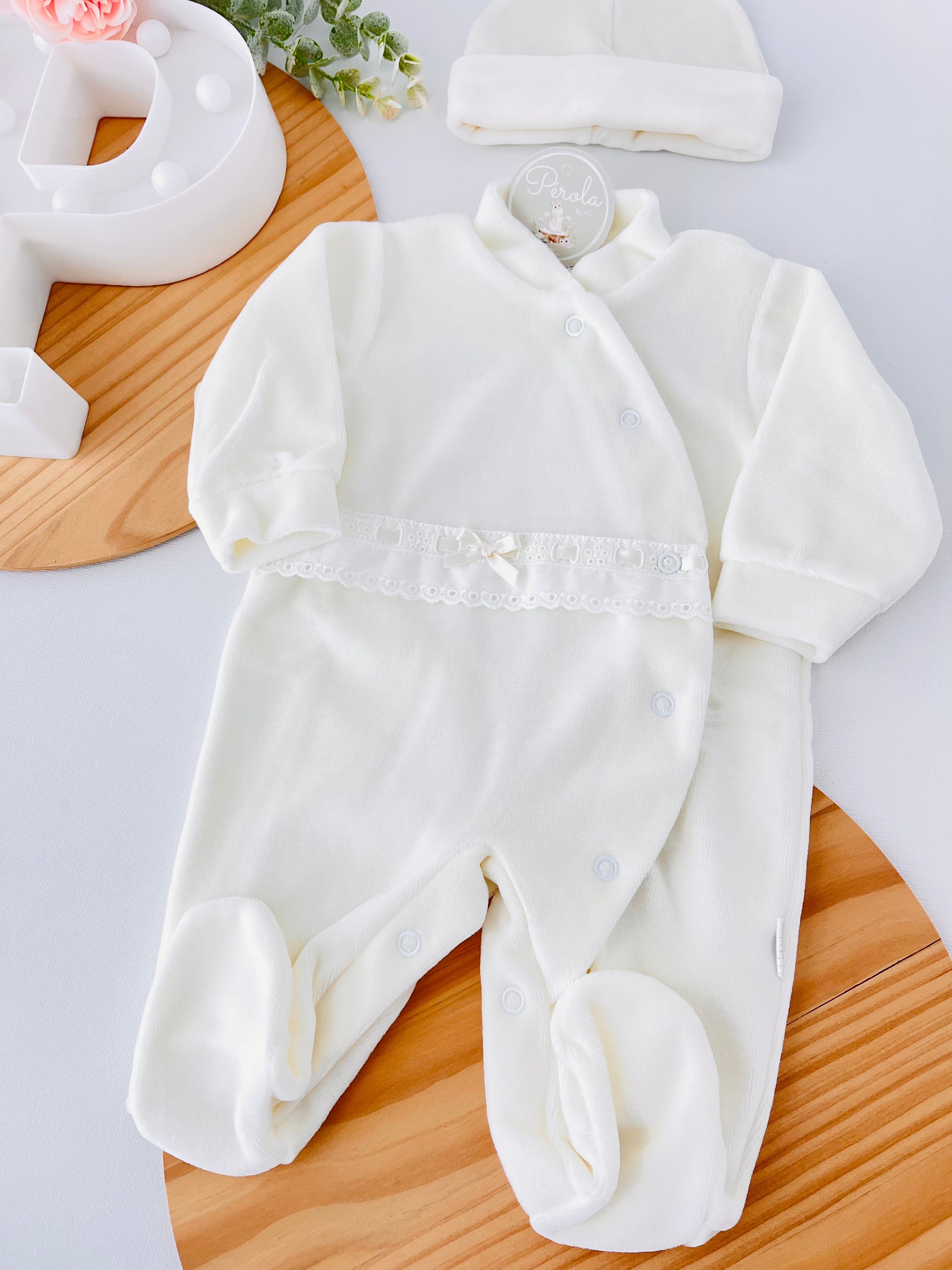 Babygrow pérola em veludo