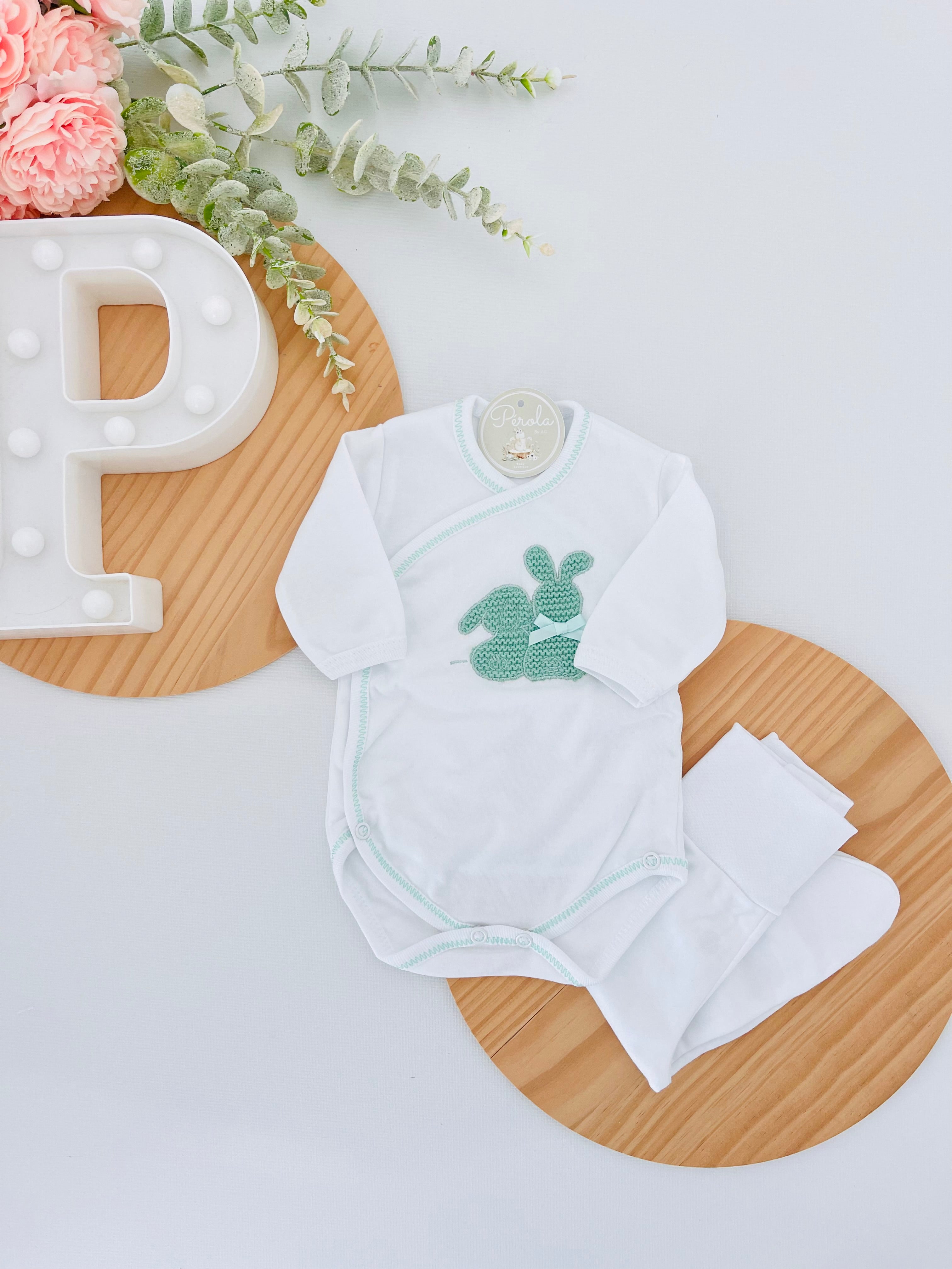 Conjunto interiores tema coelhinhos: Body e calças