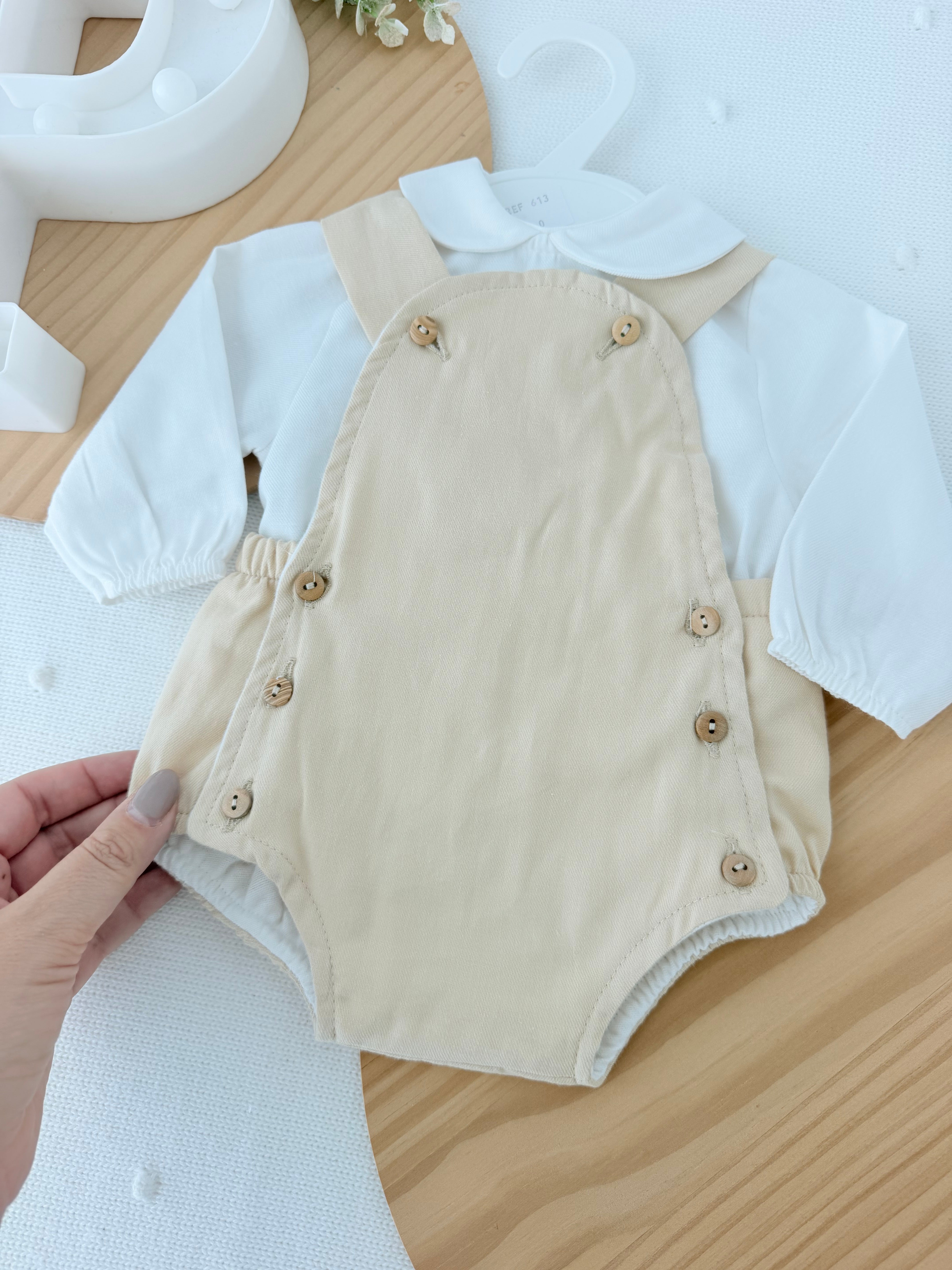 Conjunto bege: fofo e camisa