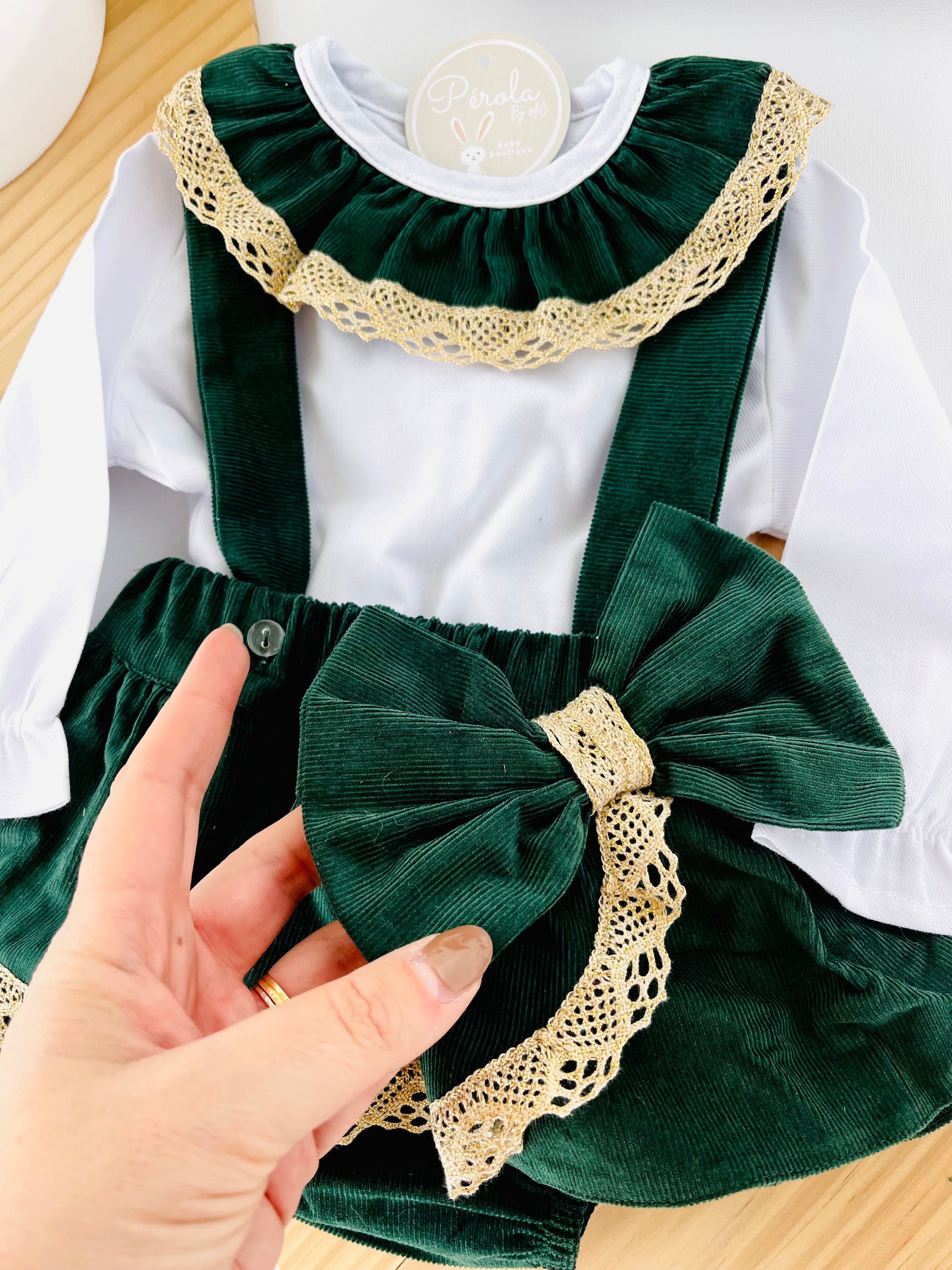 Conjunto renda dourada: blusa e saia com alças