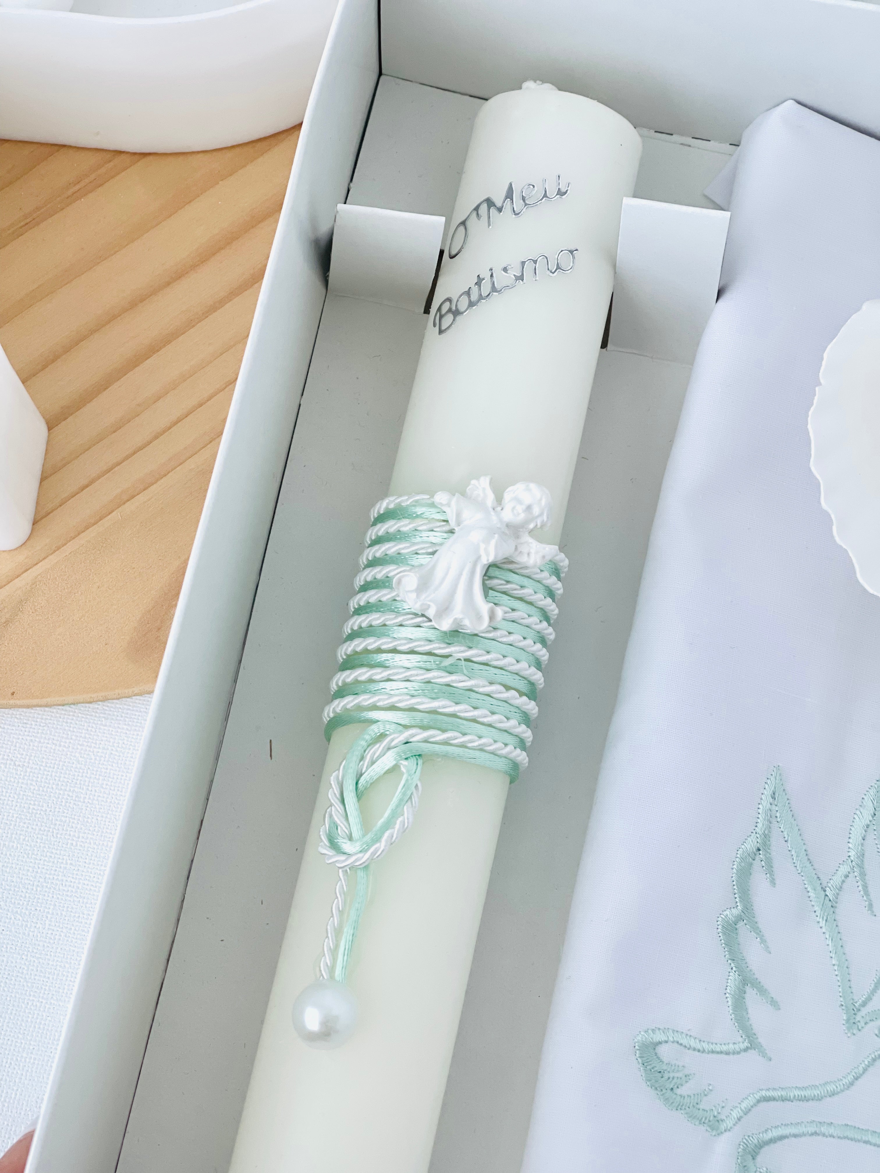Conjunto para Batizado: vela, toalha e concha Batizado Pomba