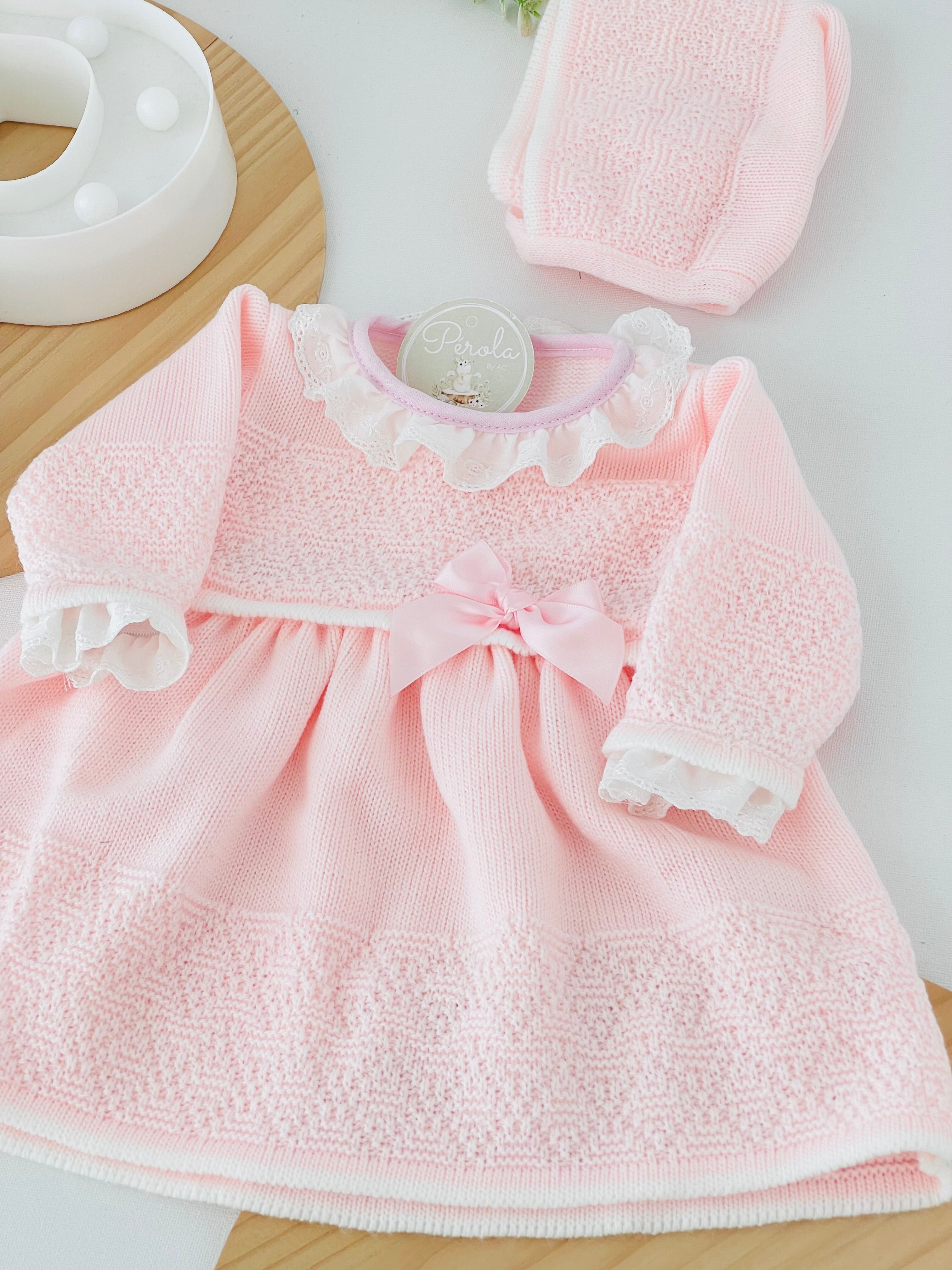 Vestido e touca Rosa