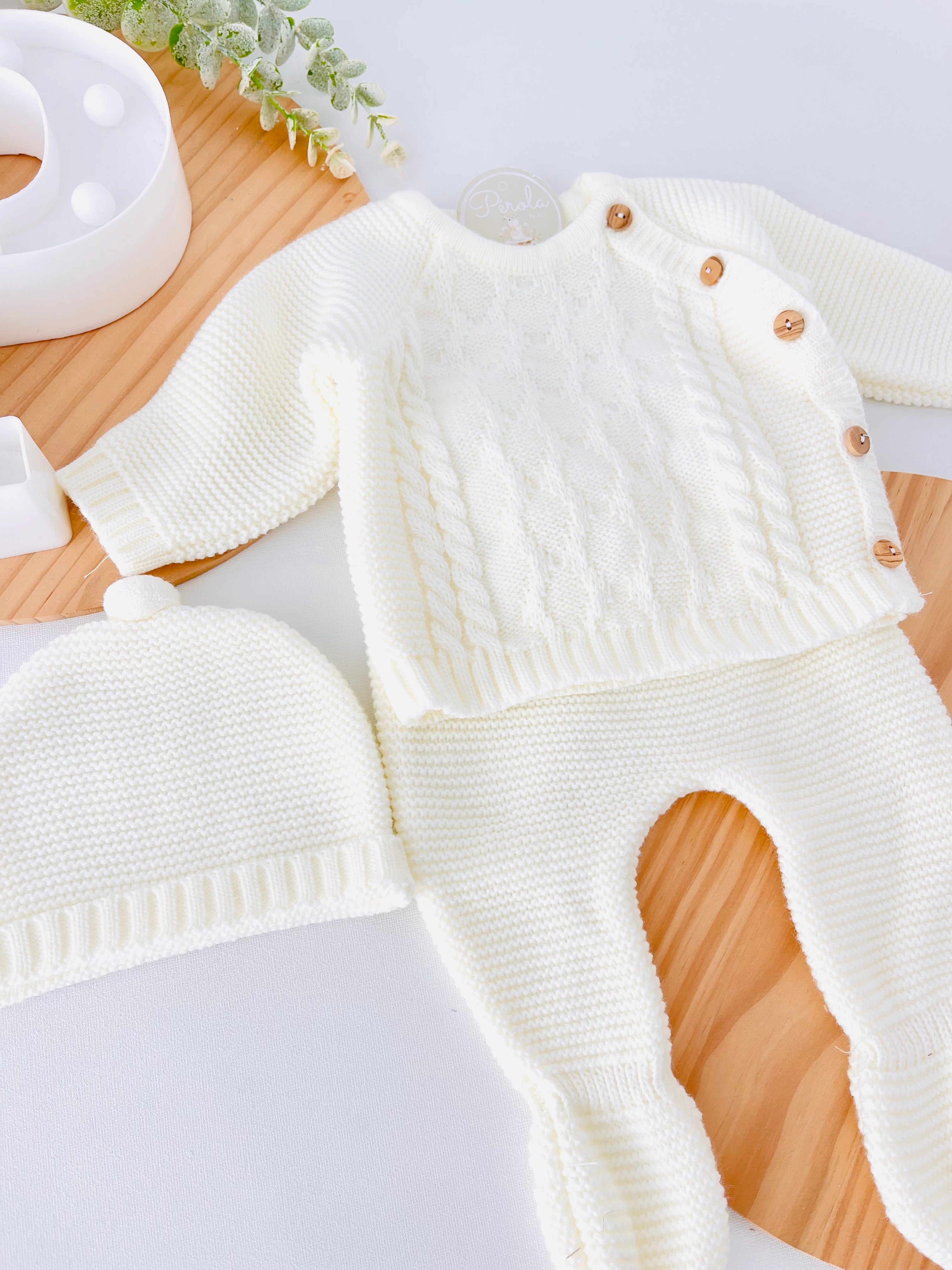 Conjunto pérola : camisola, calças e gorro Outono/Inverno