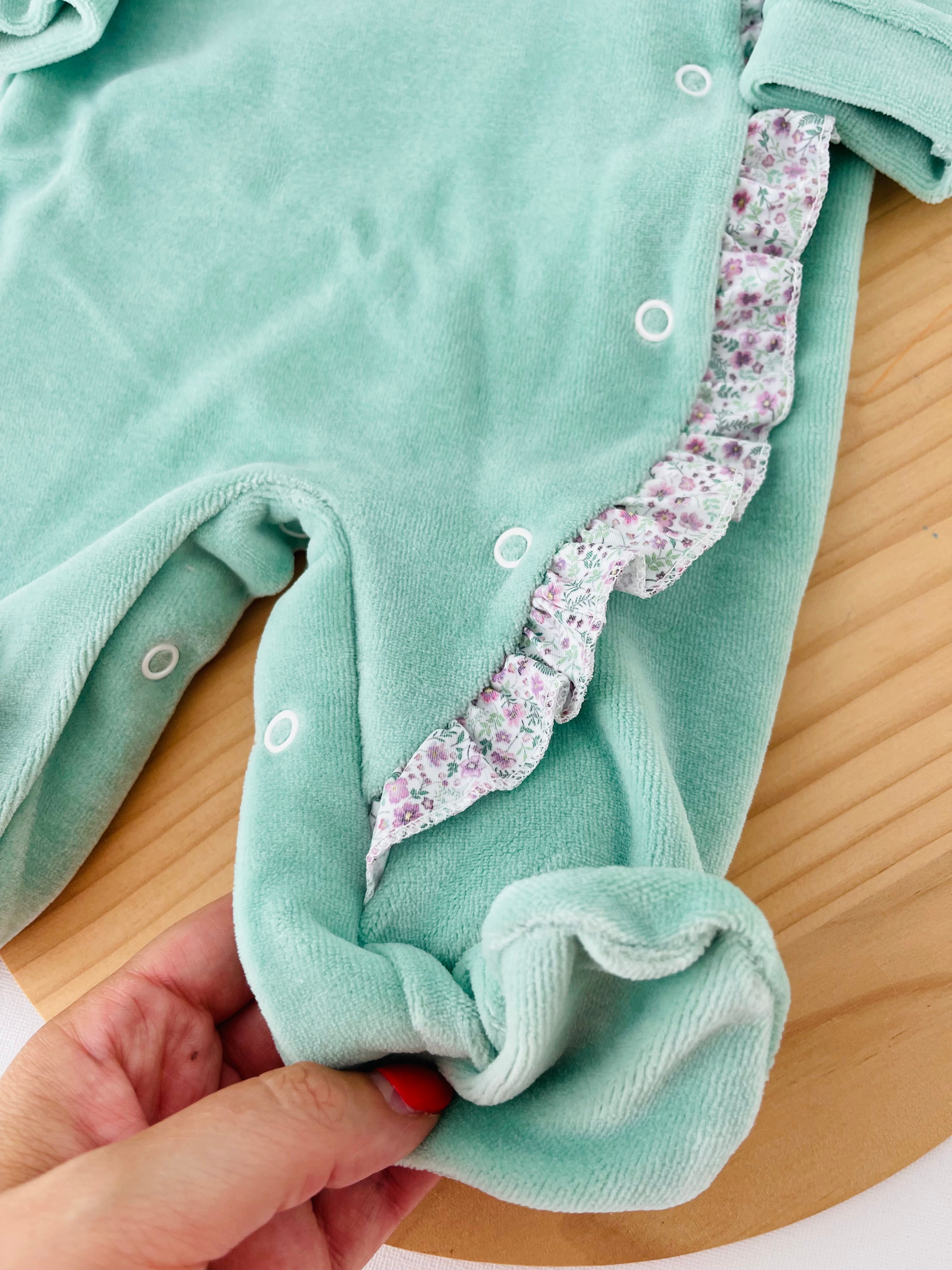 Babygrow em VELUDO- tema flores roxas