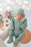 Saídas de maternidade: jardineiras, camisola e gorro outono inverno