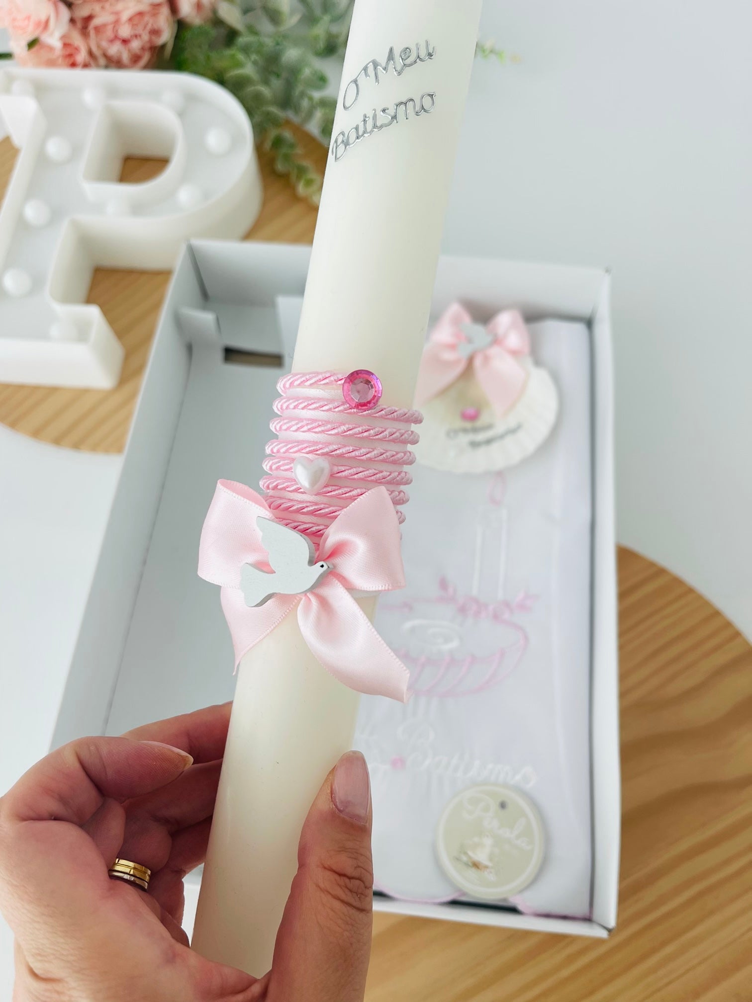Conjunto para Batizado: vela, toalha e concha Pomba rosa 2
