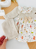 Vestido e touca Bege