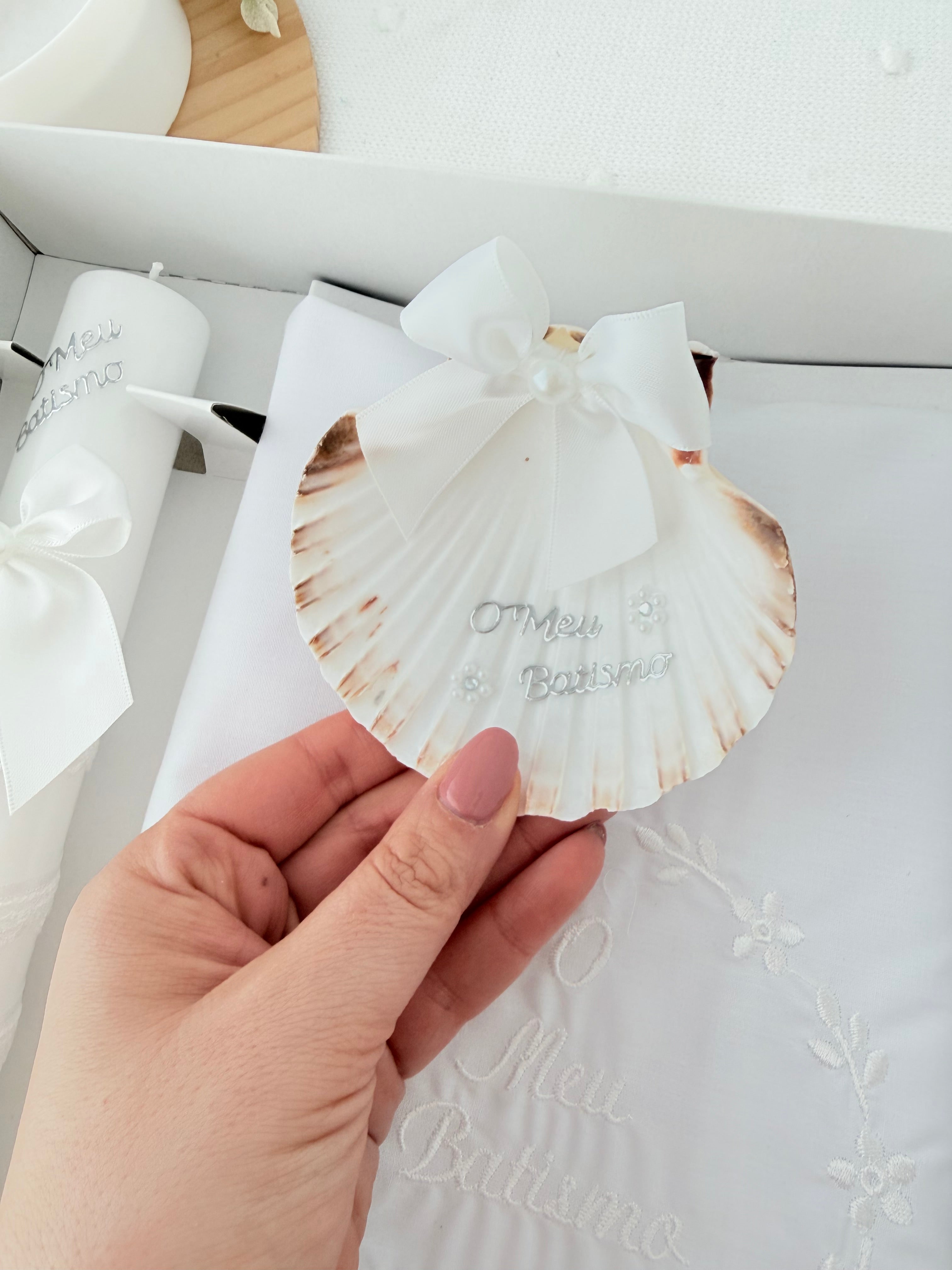 Conjunto para Batizado: vela, toalha e concha Batizado - Ramos