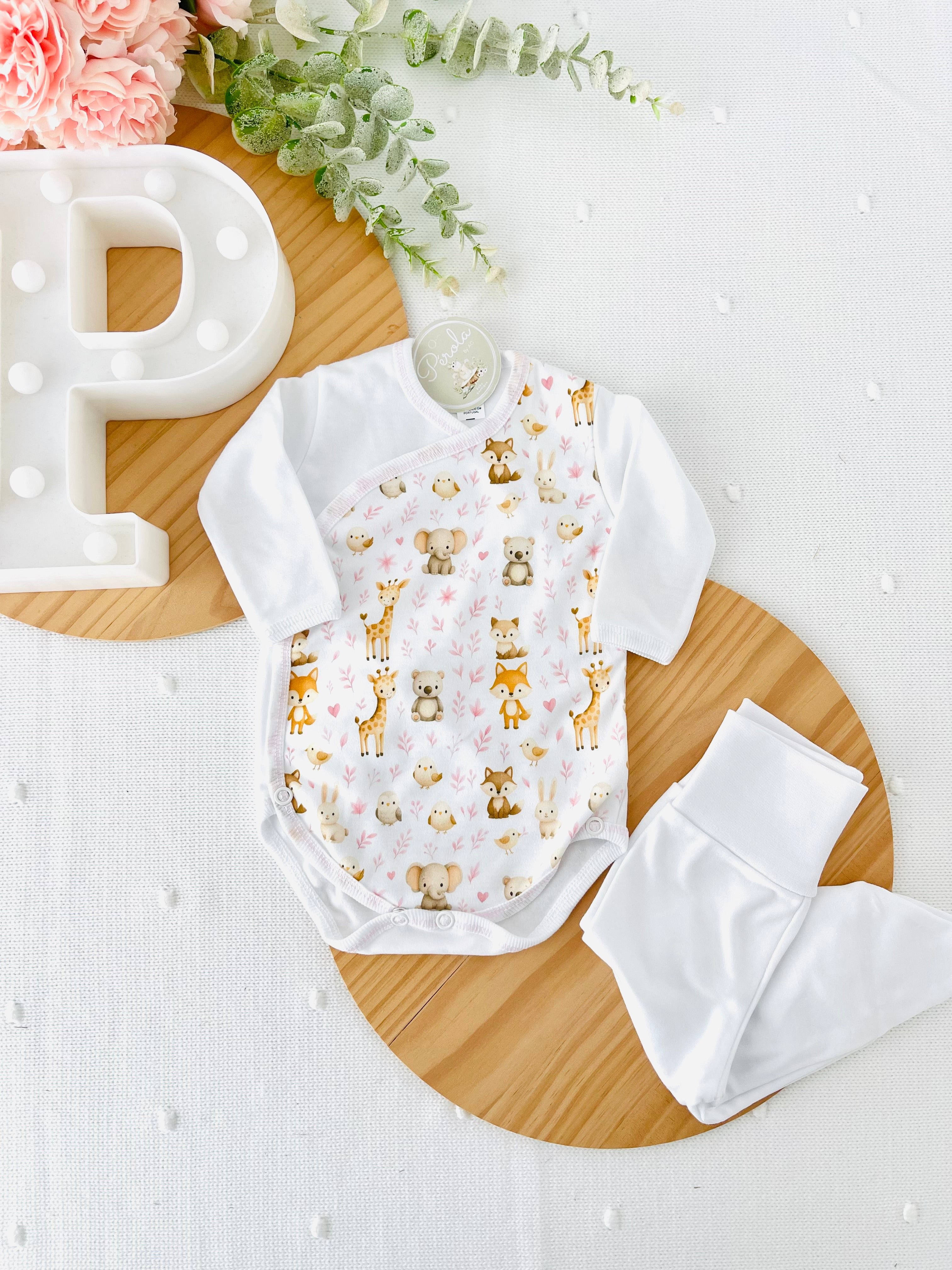 Conjunto interiores tema animais amorosos : Body e calças com carda