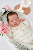 Conjunto princesinha de malha pérola com bordado inglês