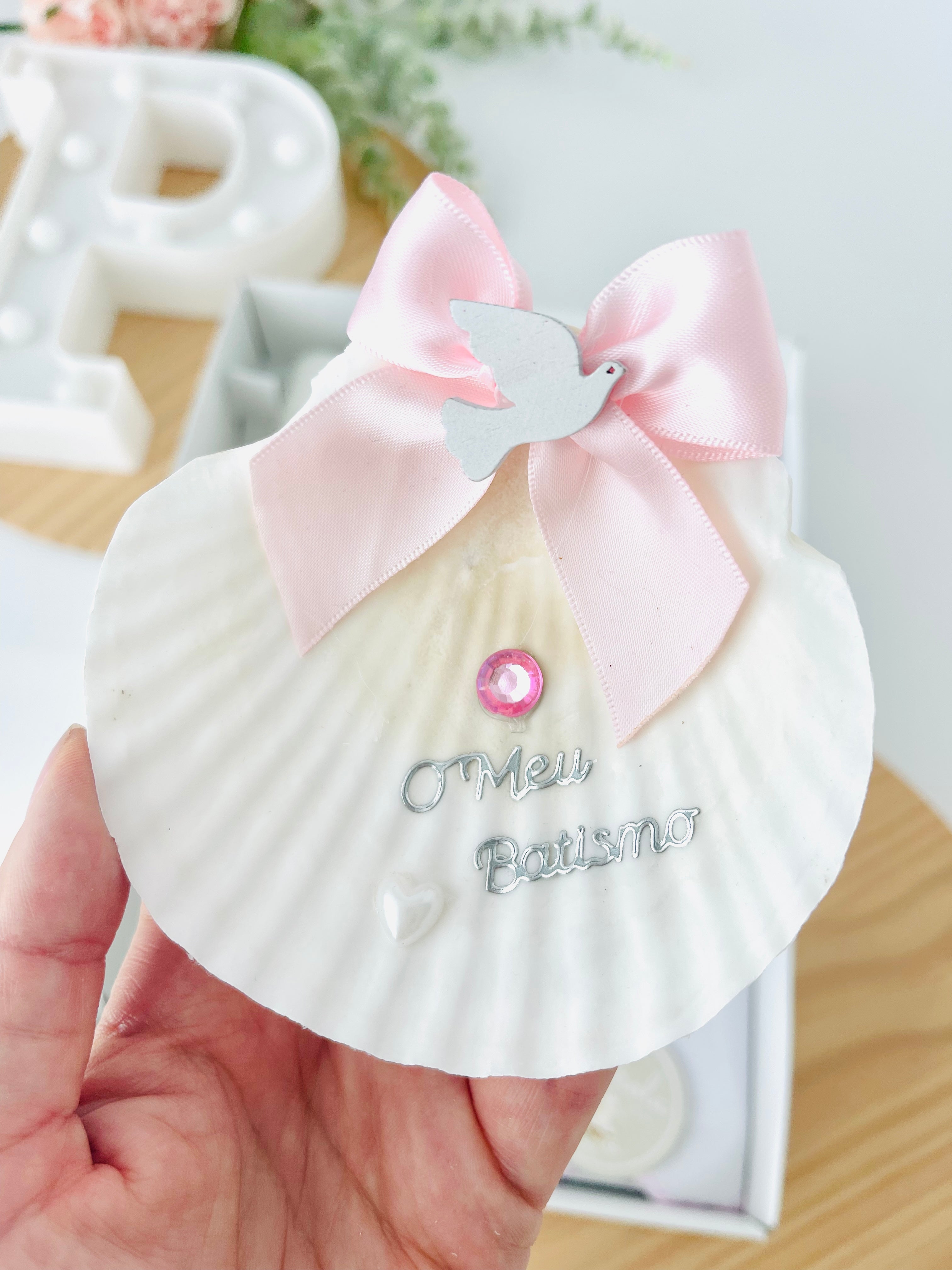 Conjunto para Batizado: vela, toalha e concha Pomba rosa 2