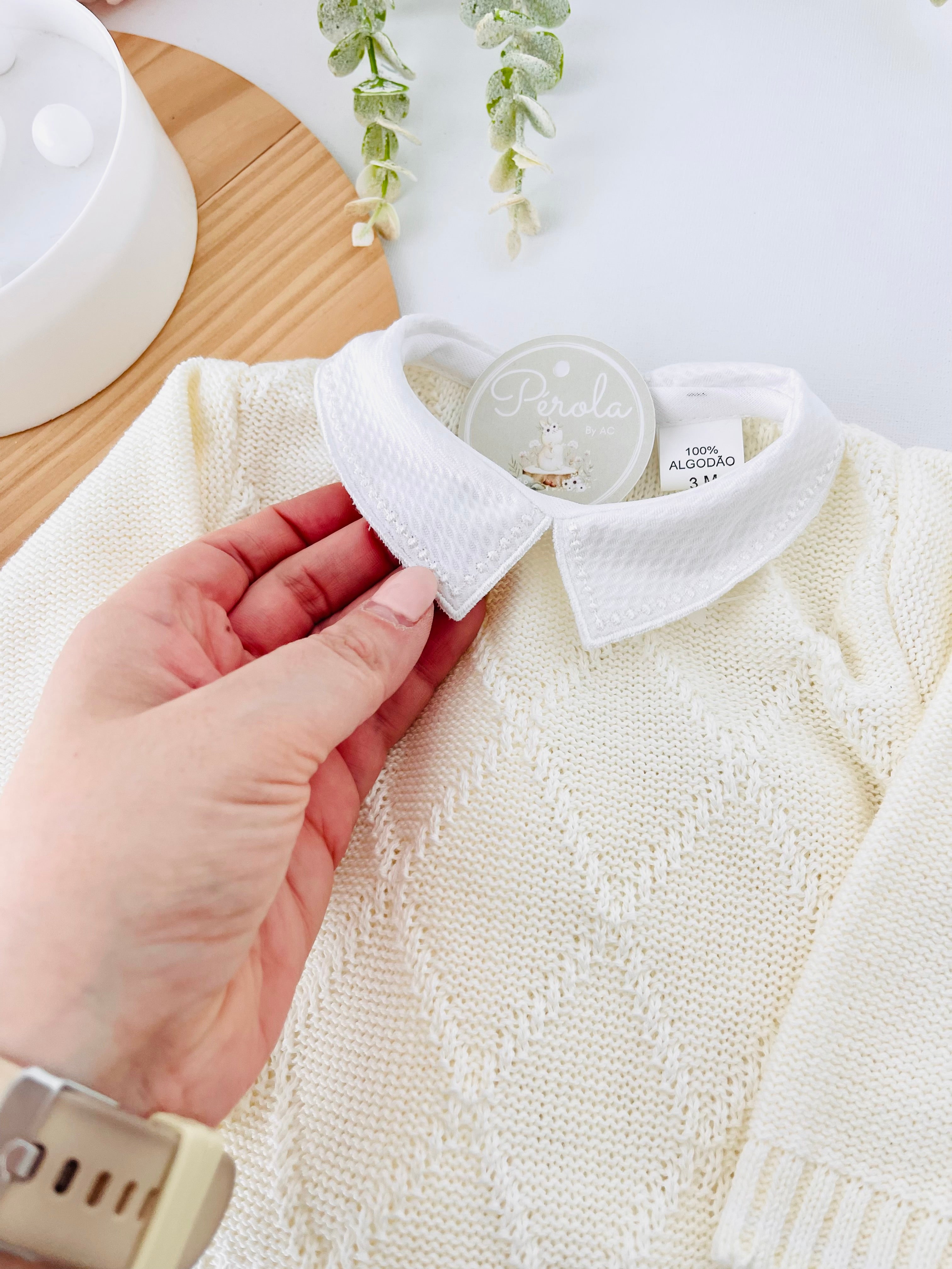 Conjunto losango: camisola com gola de camisa e calças