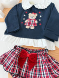 Conjunto ursinho xadrez:  camisola e saia/tapa fraldas