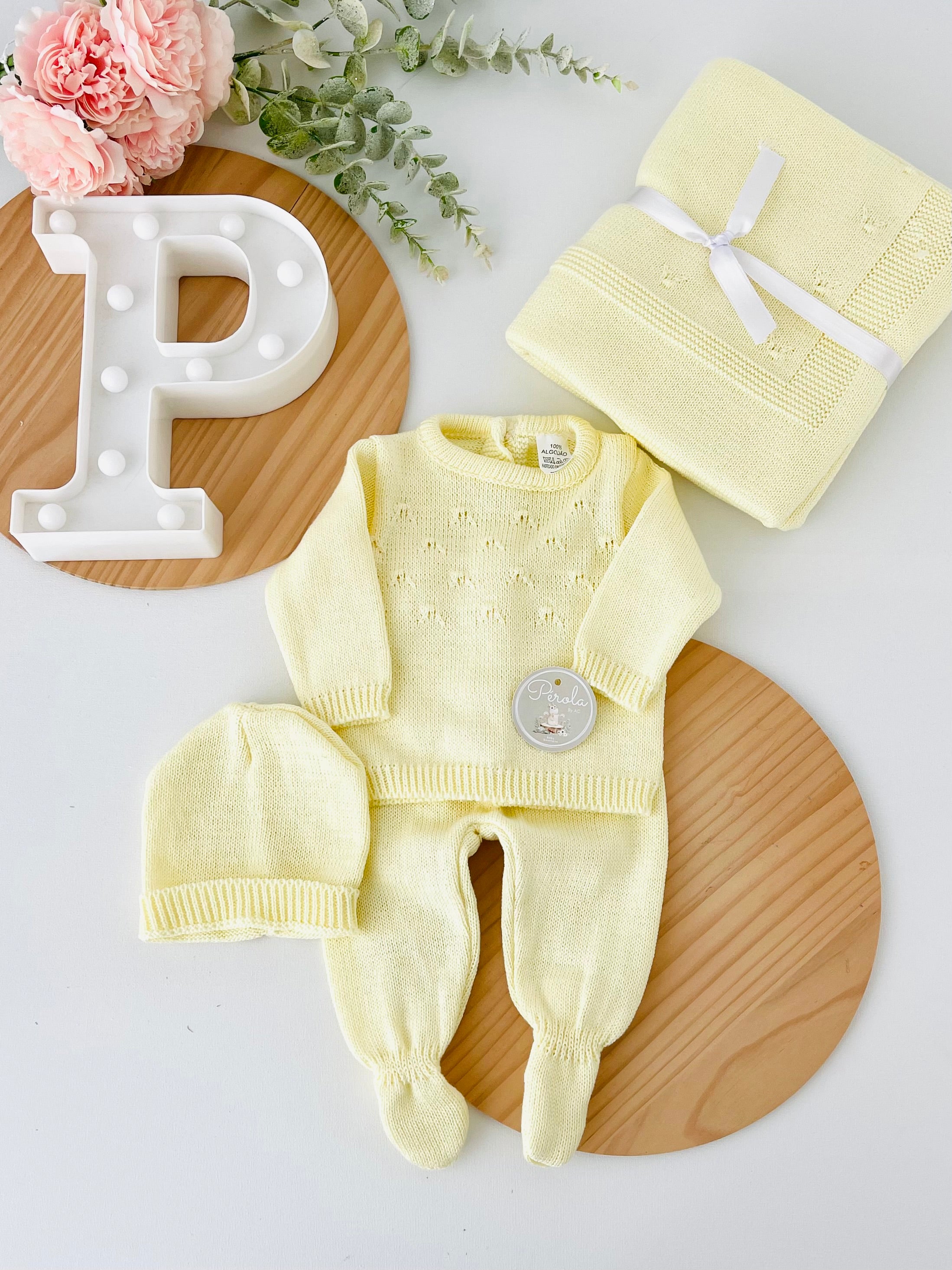 Pack Amorzinho ❤️ Saída de maternidade 4 peças: manta, camisola, calças e gorro