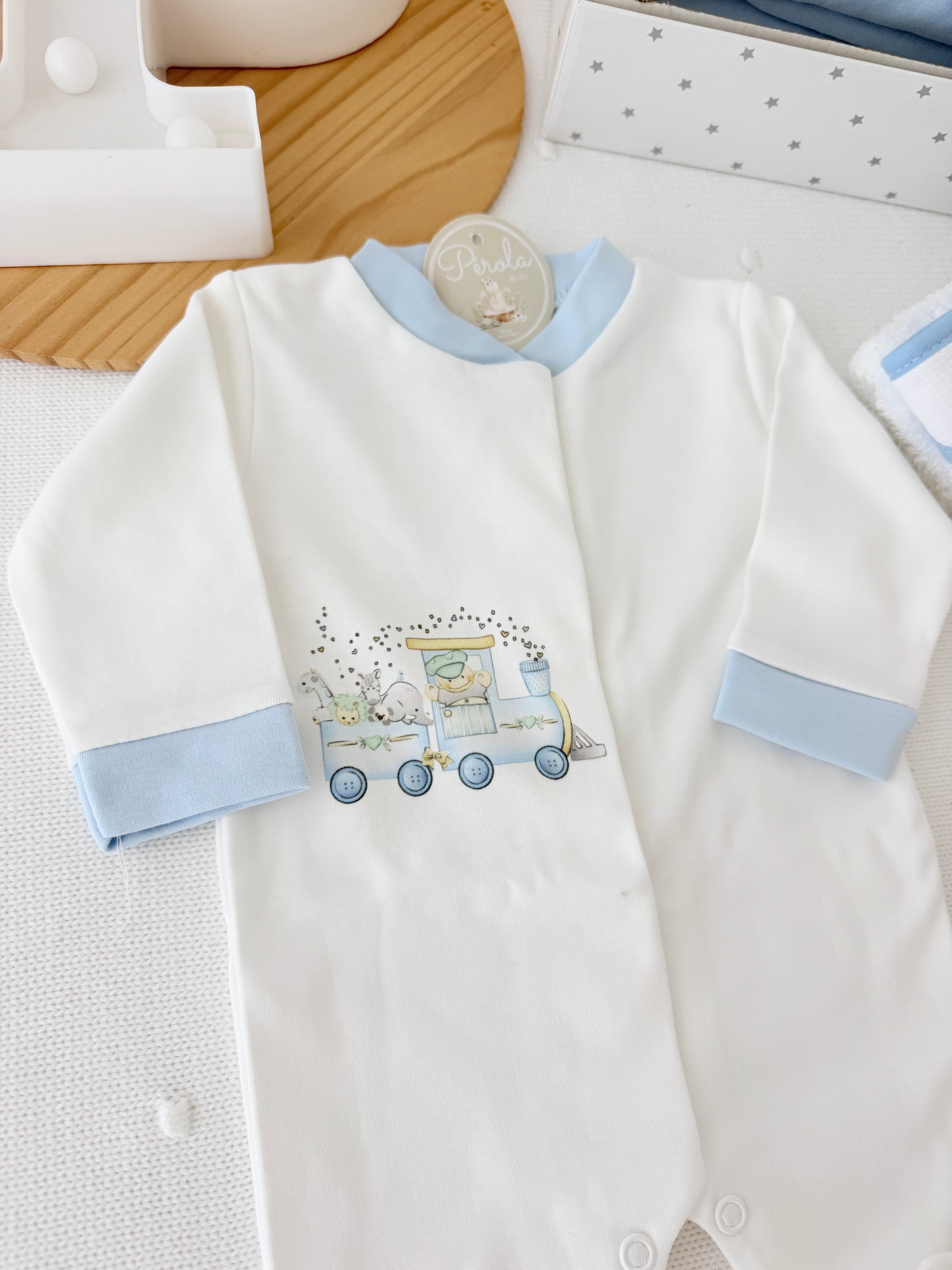 Conjunto enxoval menino- tema comboio 4 peças