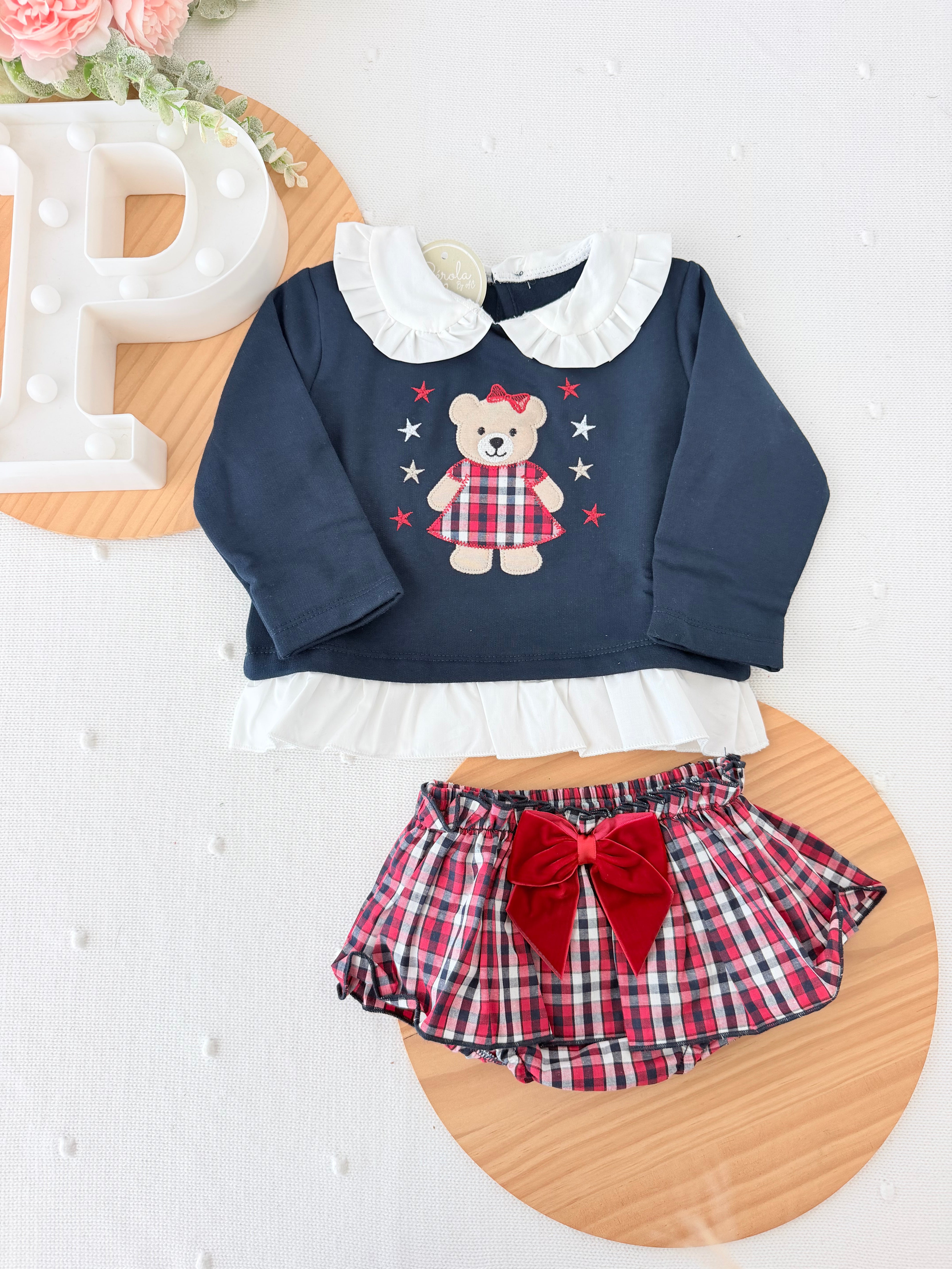 Conjunto ursinho xadrez:  camisola e saia/tapa fraldas