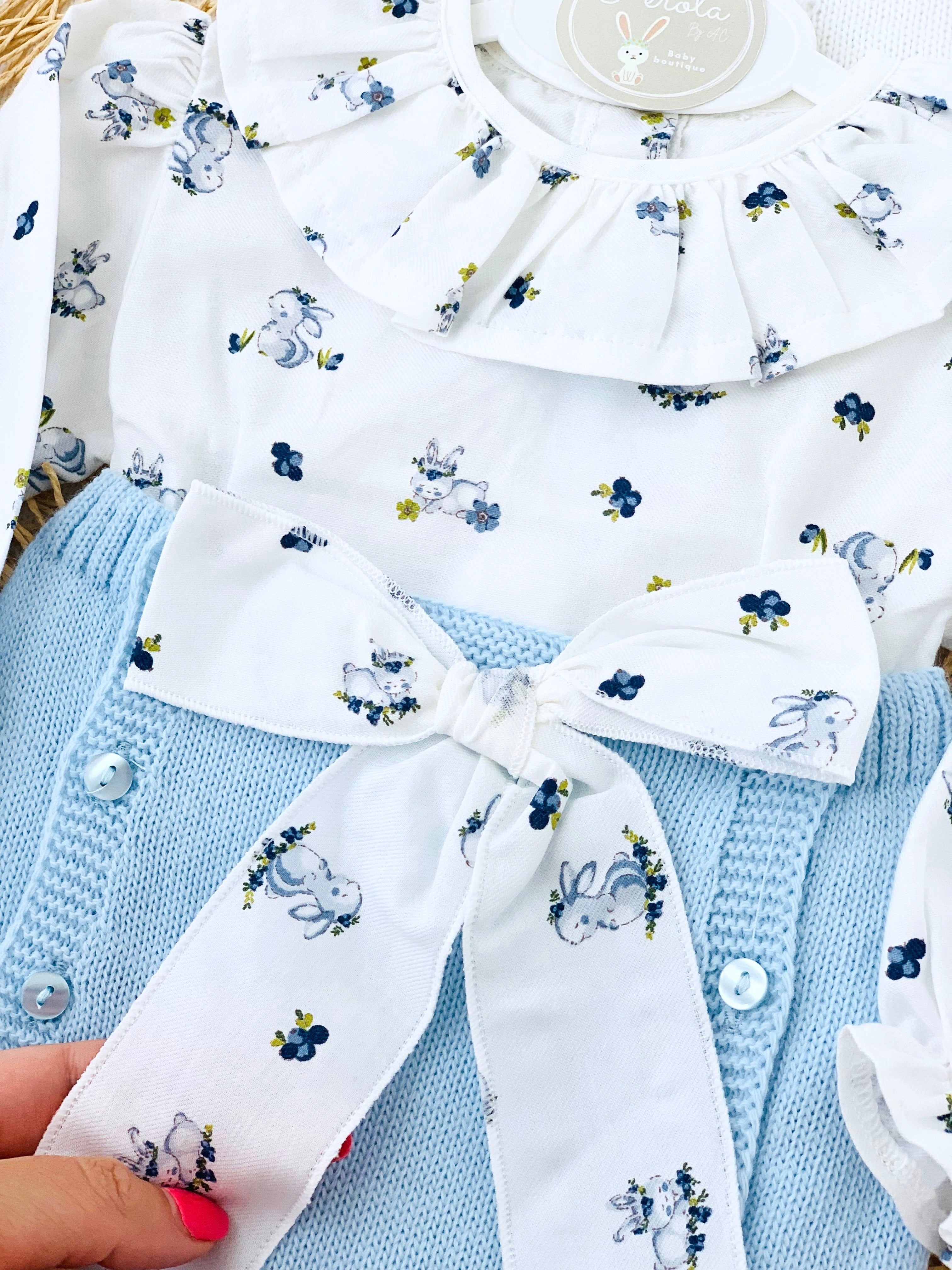 Conjunto blusa e tapa fraldas coelhinhos