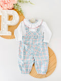 Conjunto jardineiras e camisola com golinha