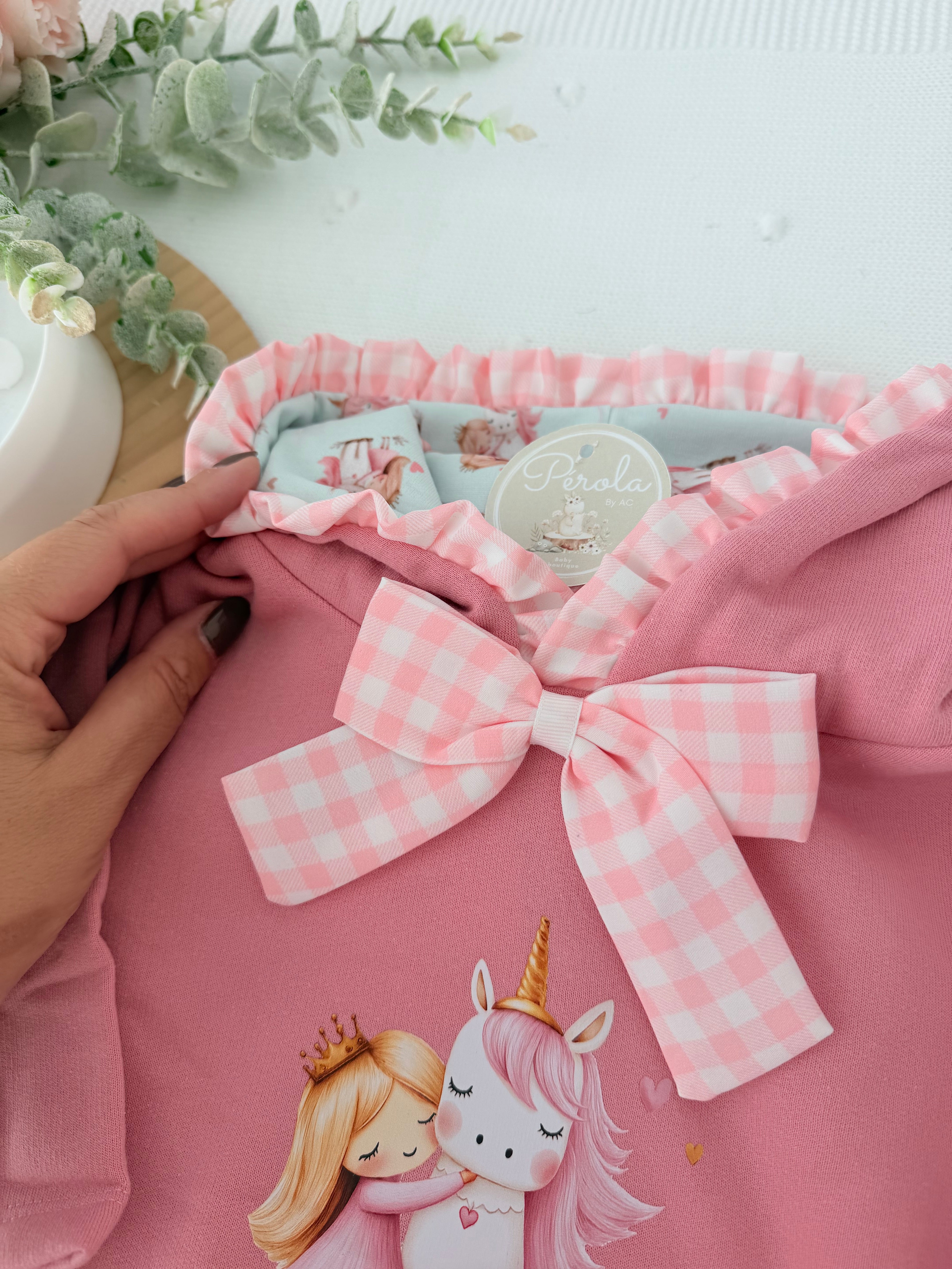 Conjunto unicórnio : camisola e saia tapa fraldas