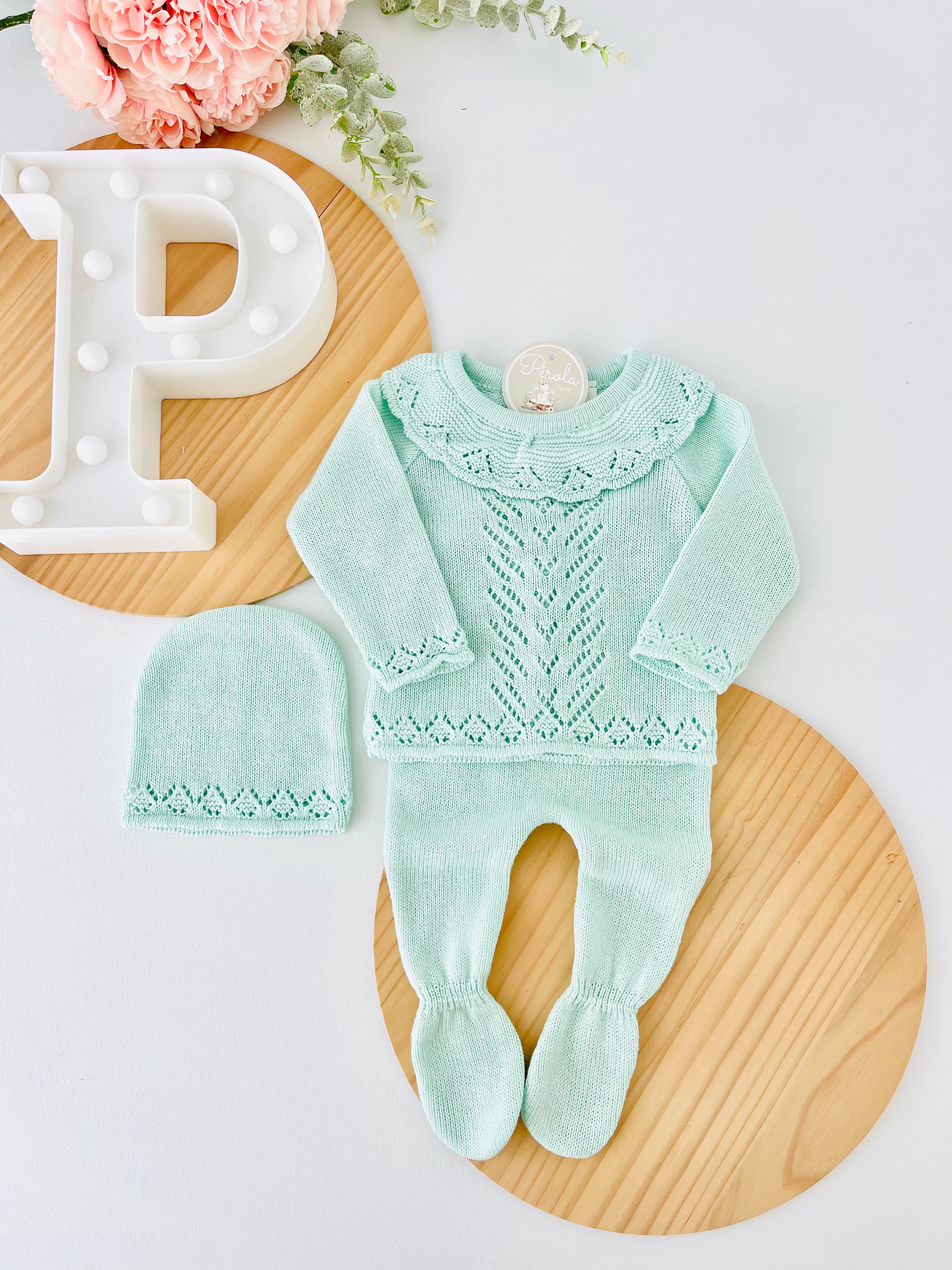 Conjunto malha com golinha: camisola, calças e touca