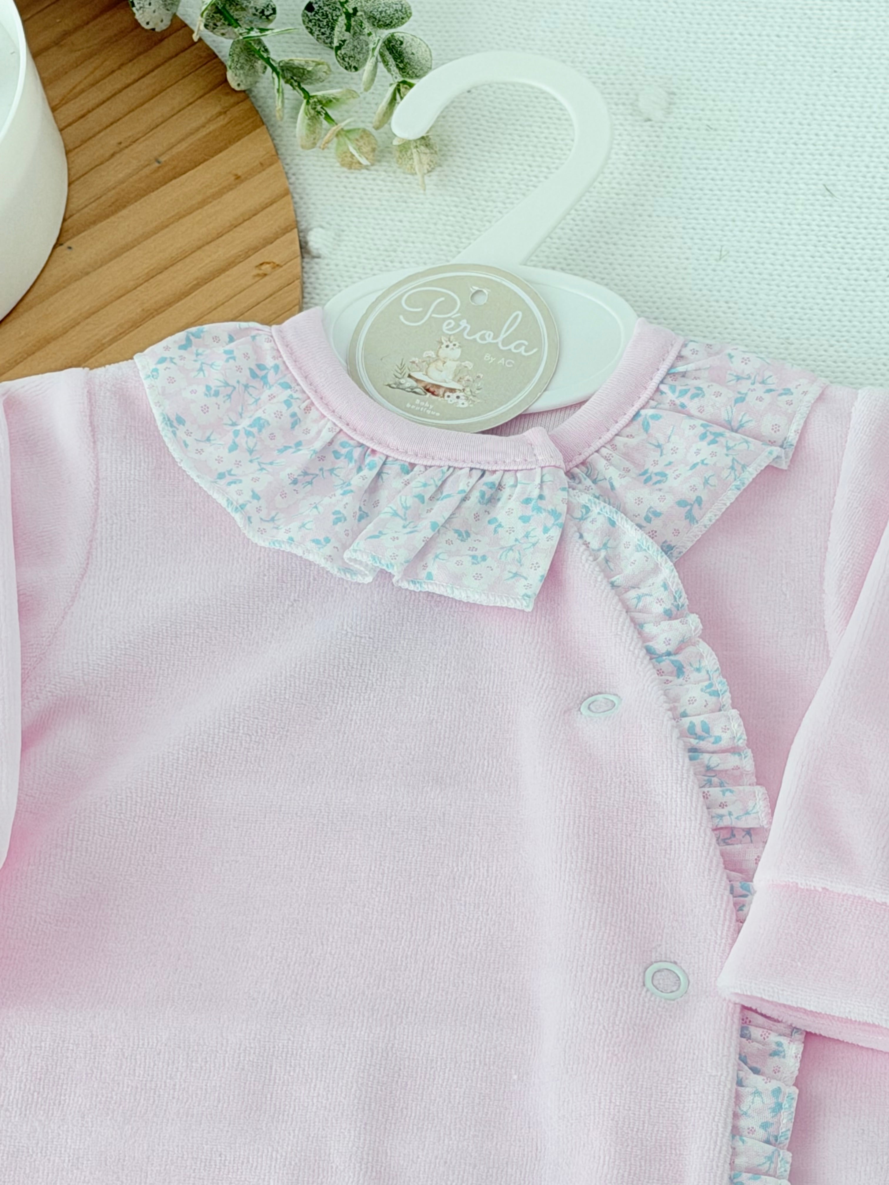 Babygrow tema flores em VELUDO rosa