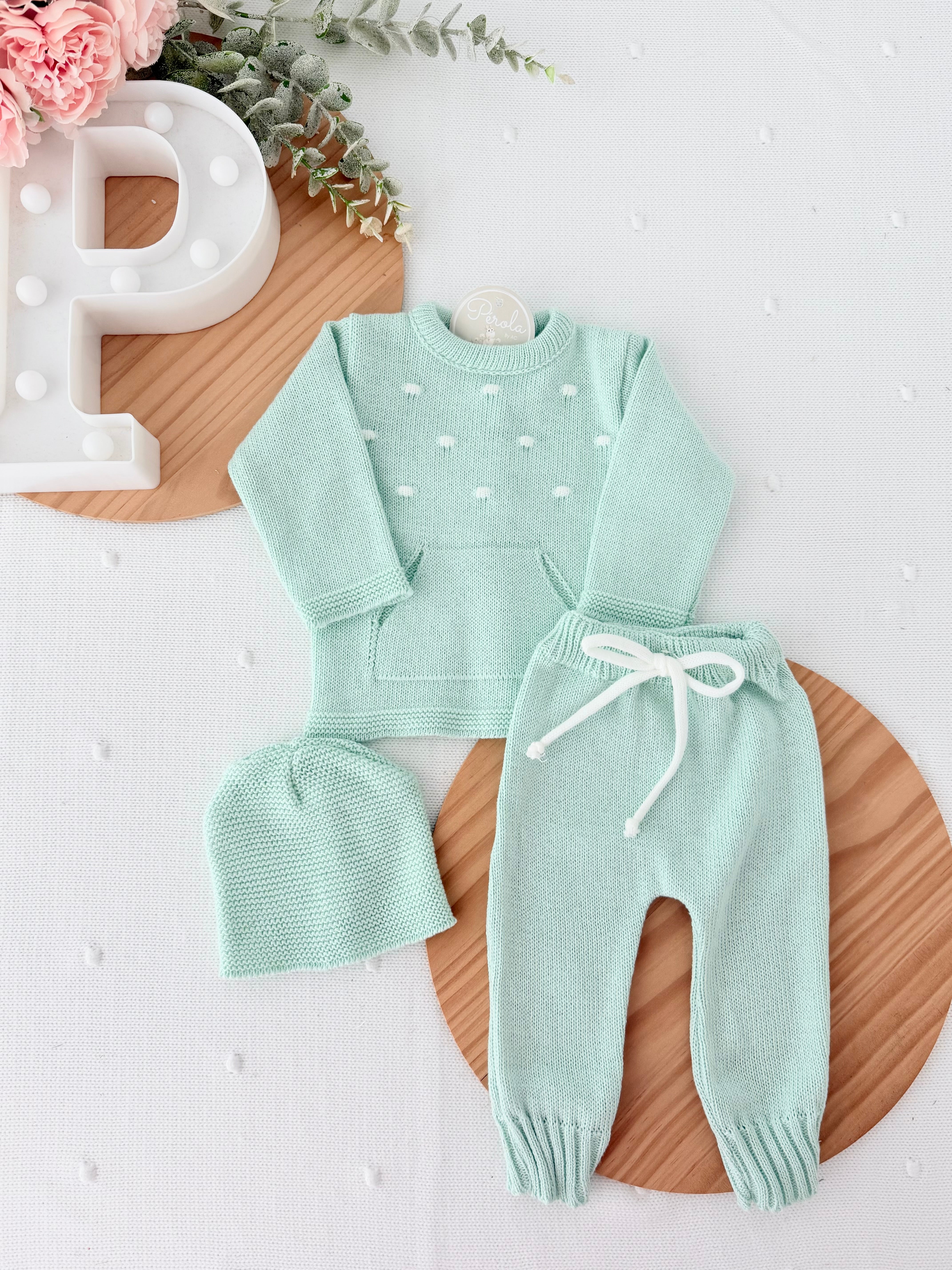 Conjunto Bebé: Camisola, Calças e Gorro 1M