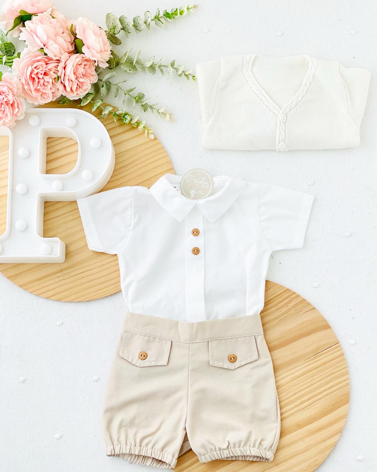 Conjunto: calções e camisa