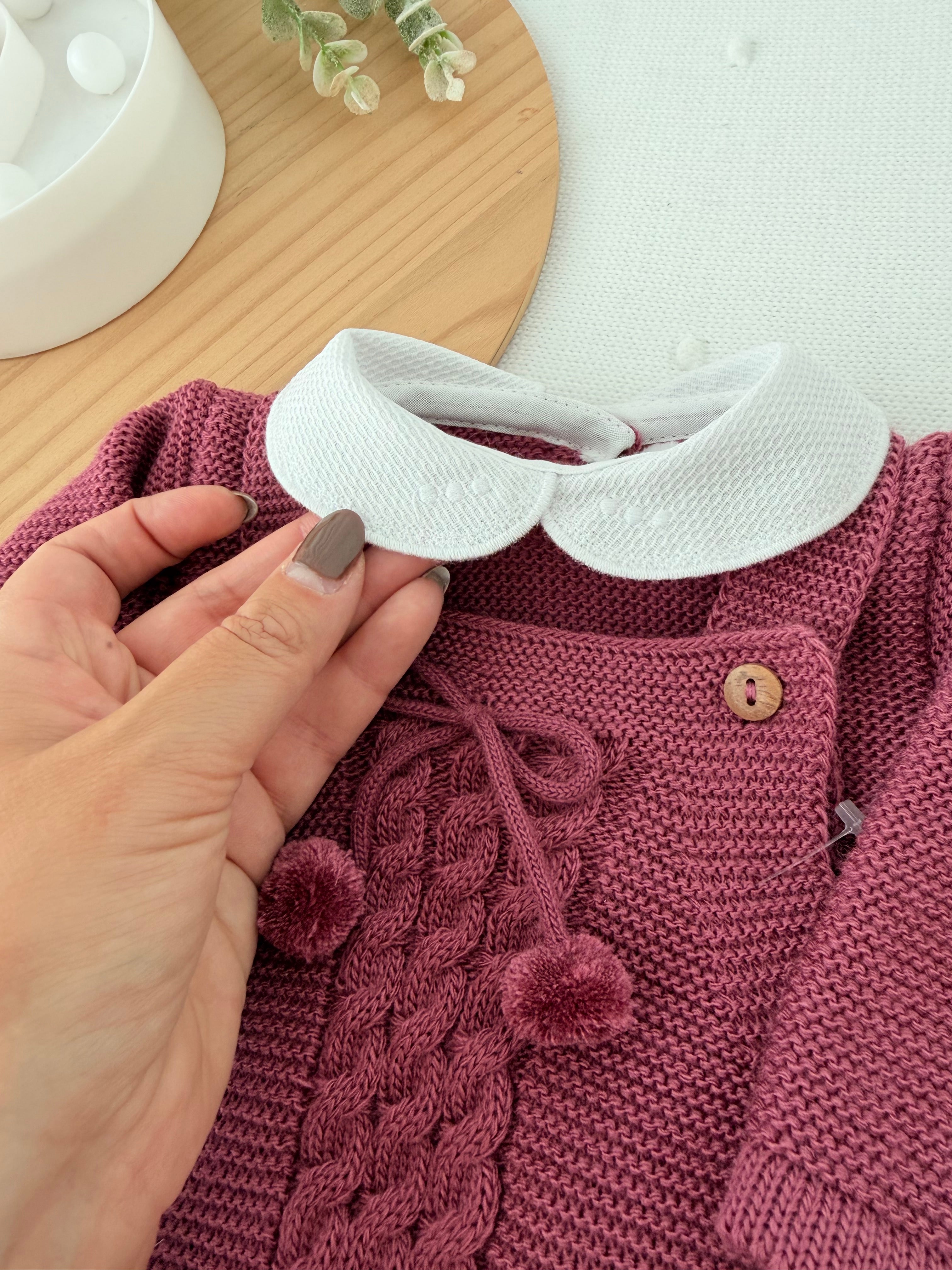 Saída de maternidade beringela pompons