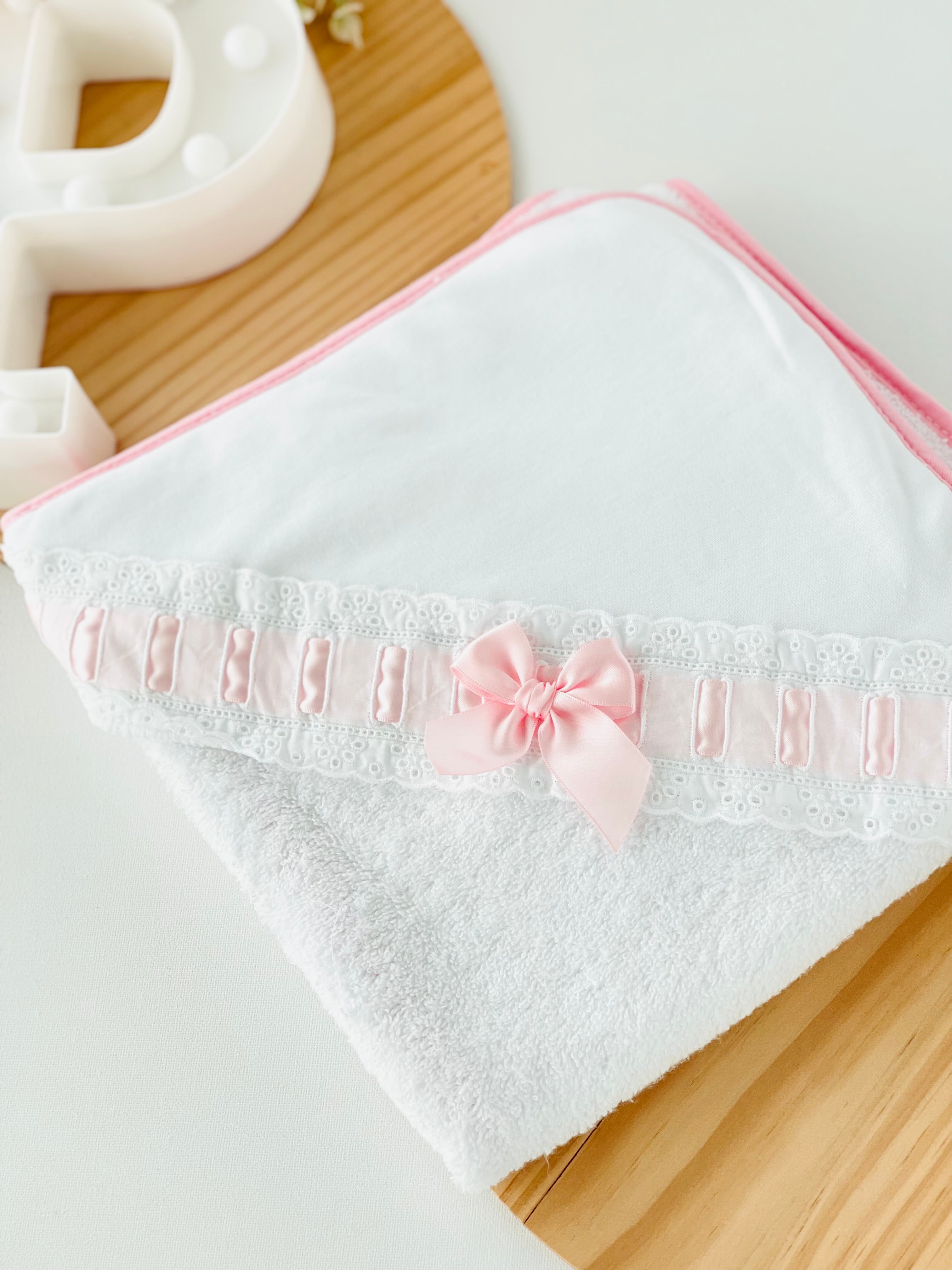 Toalha de banho com bordado inglês