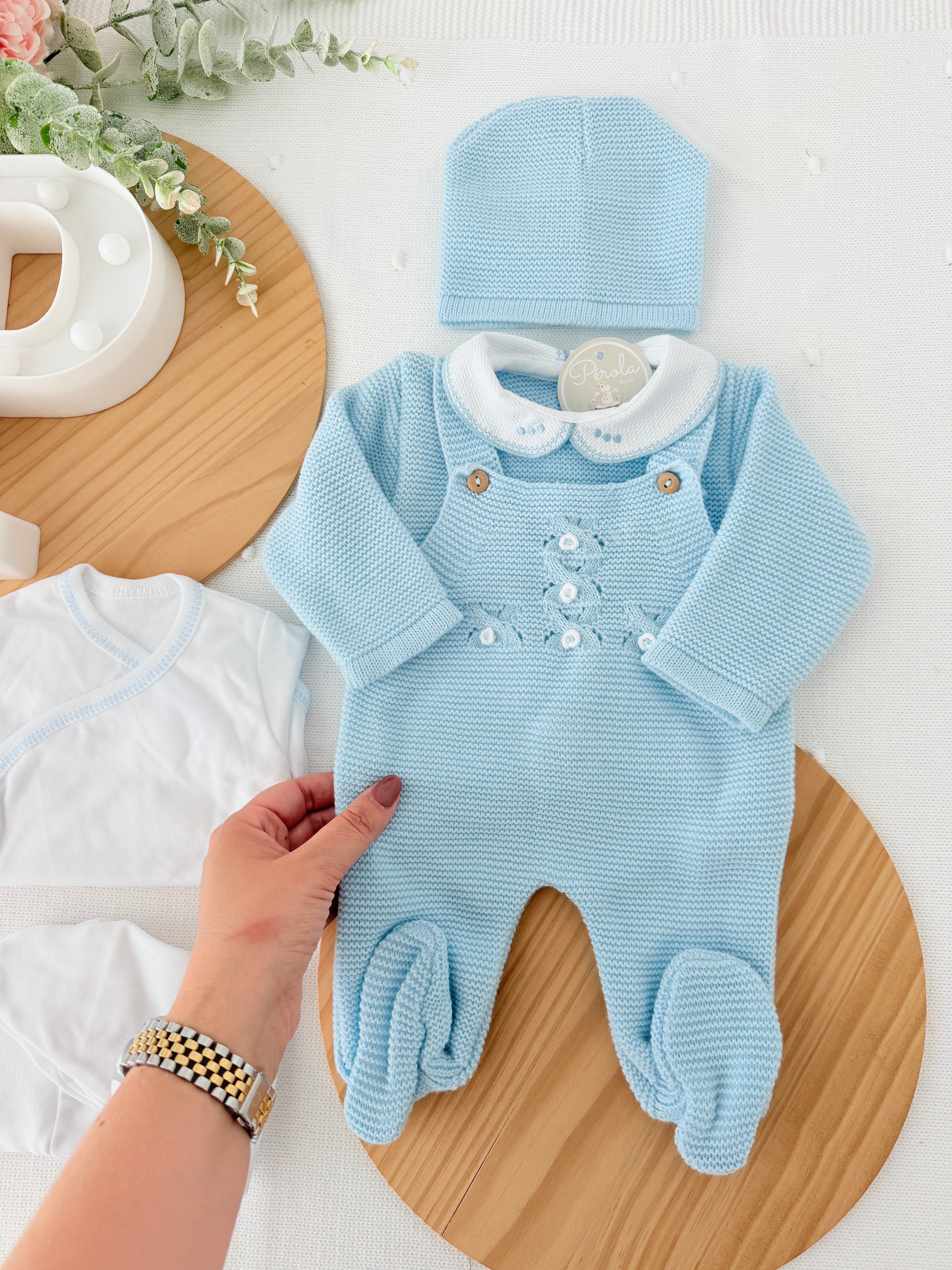 Pack saída de maternidade Azul 5 peças: body, calças, jardineiras, camisola e gorro