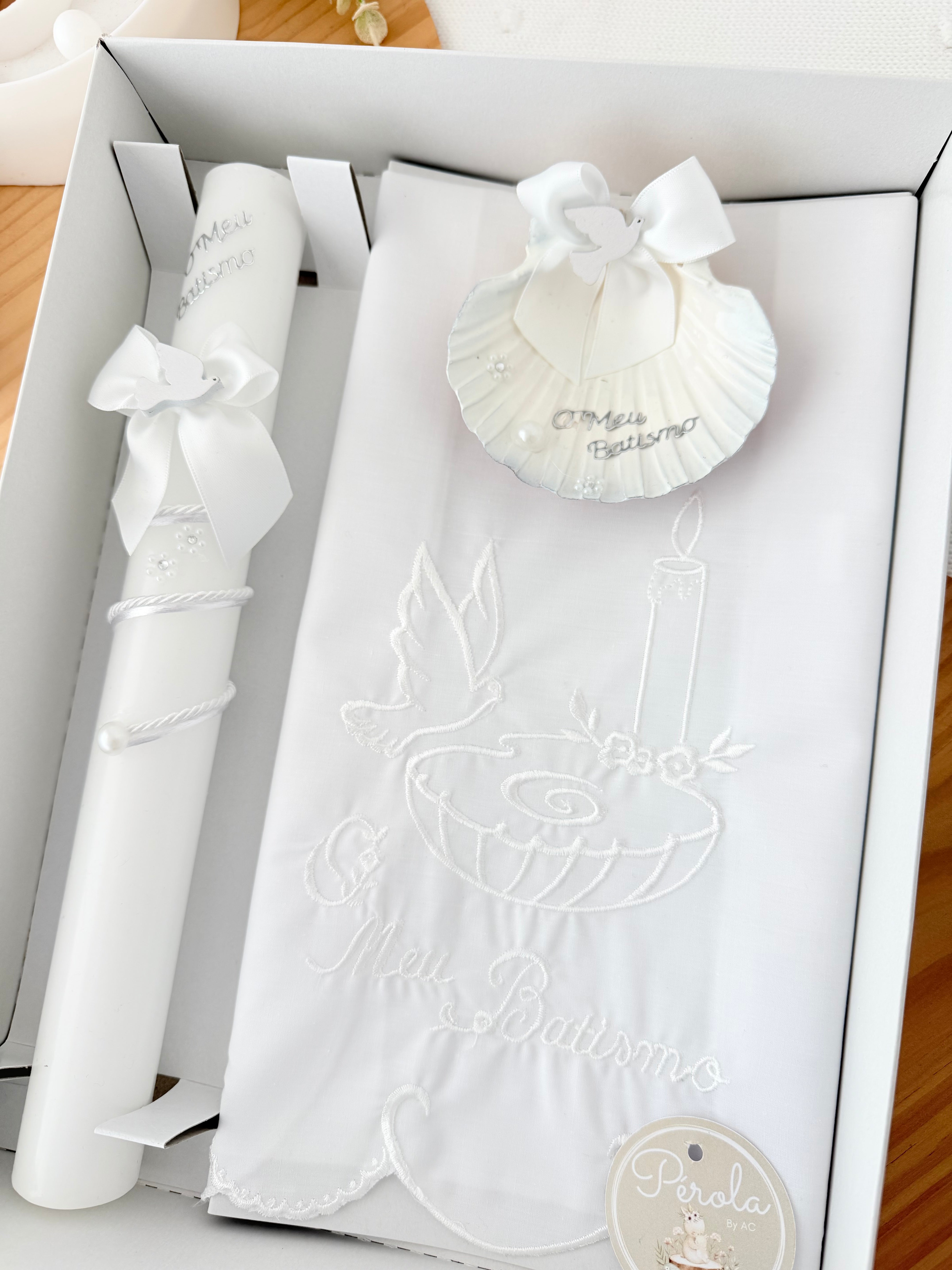 Conjunto para Batizado: vela, toalha e concha Batizado Pomba